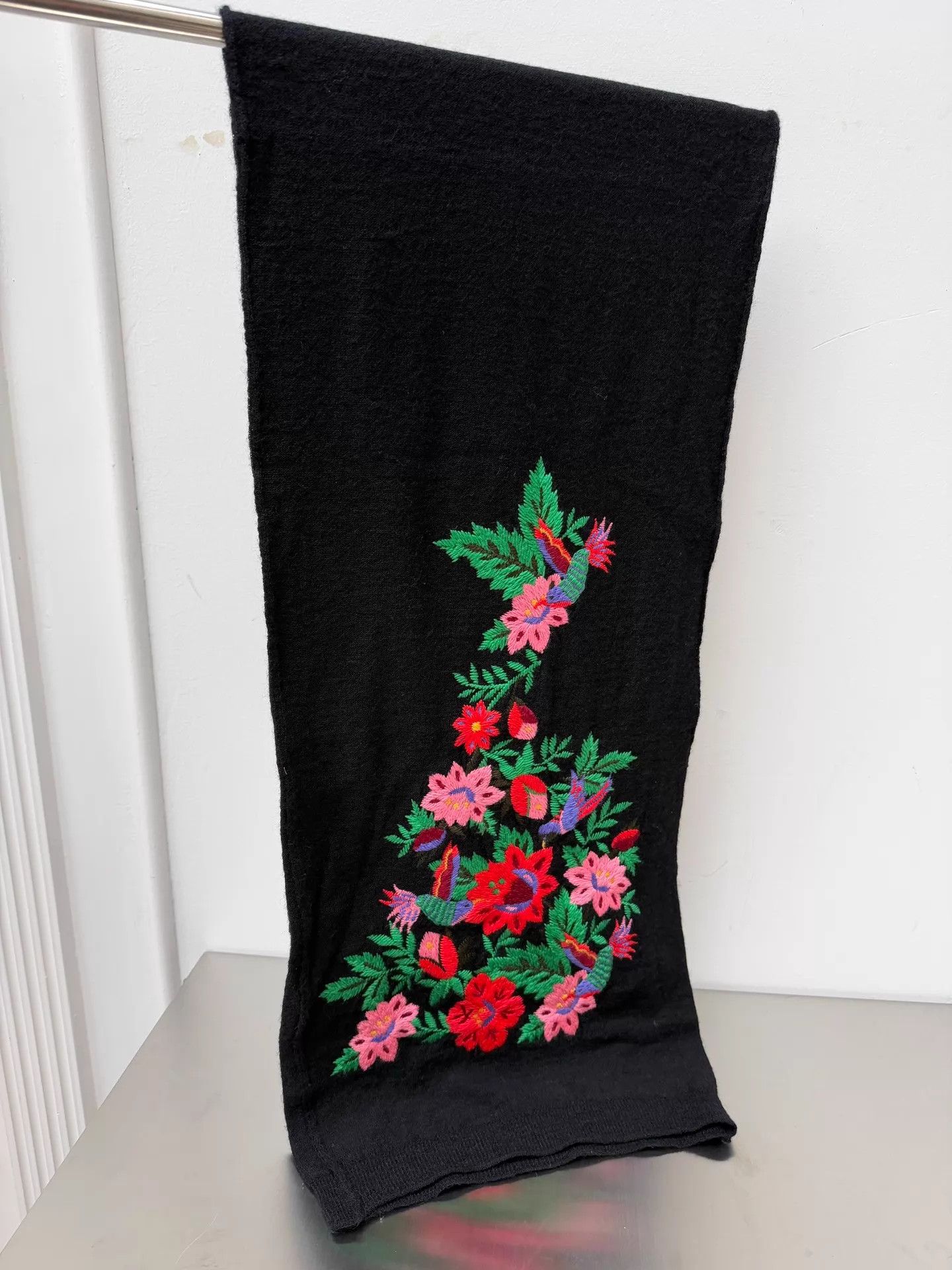 Yohji Yamamoto Y's Yohji Yamamoto Magpie Embroidery Wool Scarf Size ONE SIZE - 1 Thumbnail