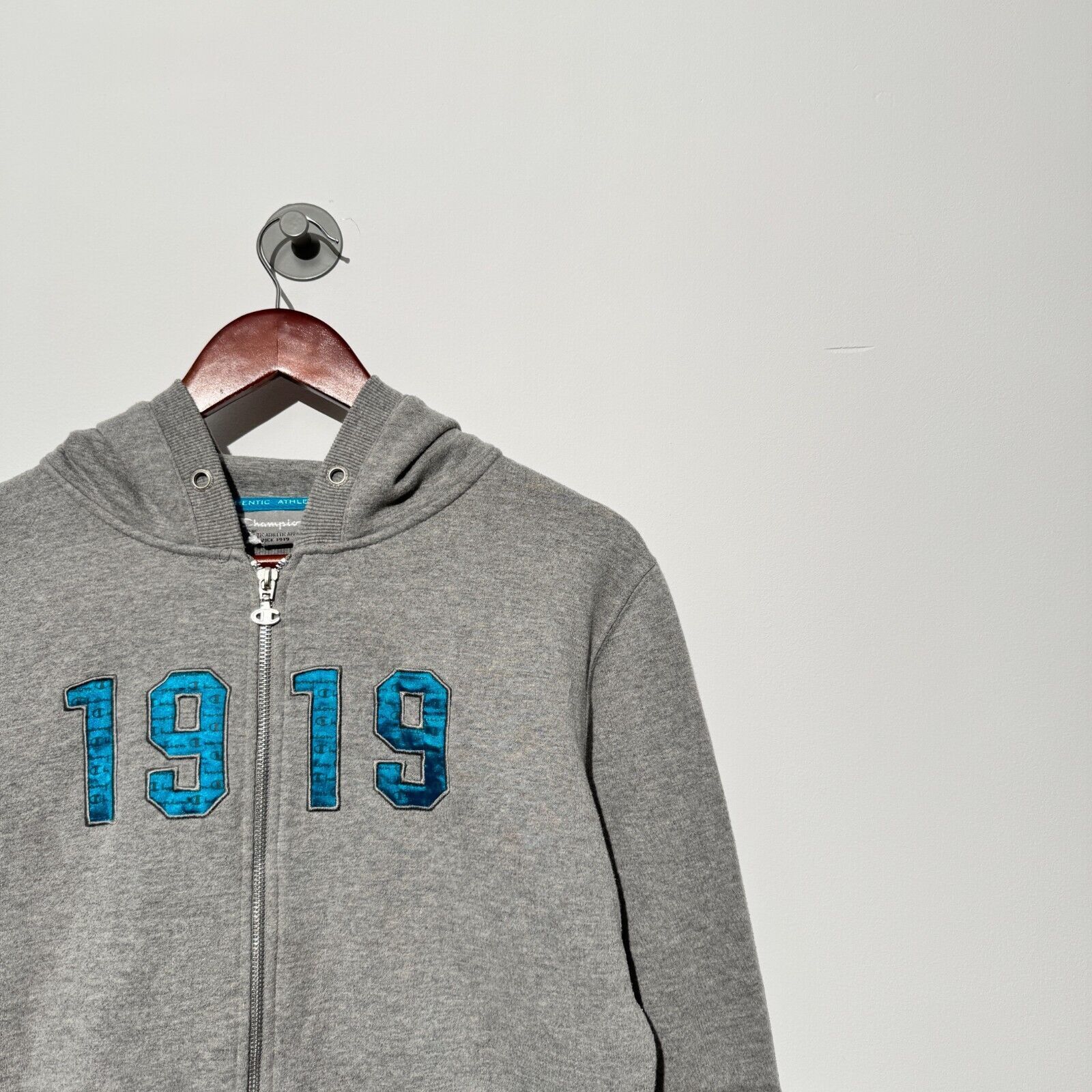 Champion Vintage Champion Unisex Gray Cotton Hoodie Size S Reverse Size US S / EU 44-46 / 1 - 6 Thumbnail