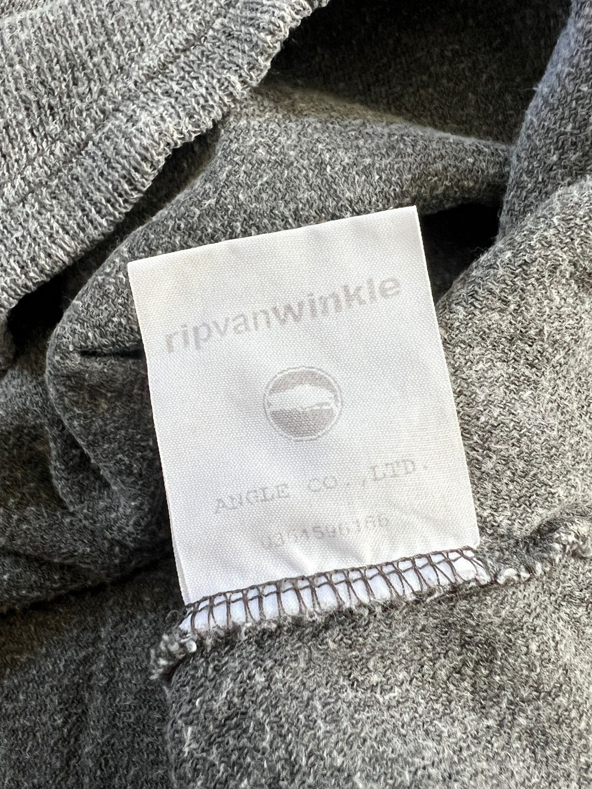 RIPVANWINKLE Vintage 90s Rip Van Winkle Homeless Shirt Size US M / EU 48-50 / 2 - 10 Thumbnail