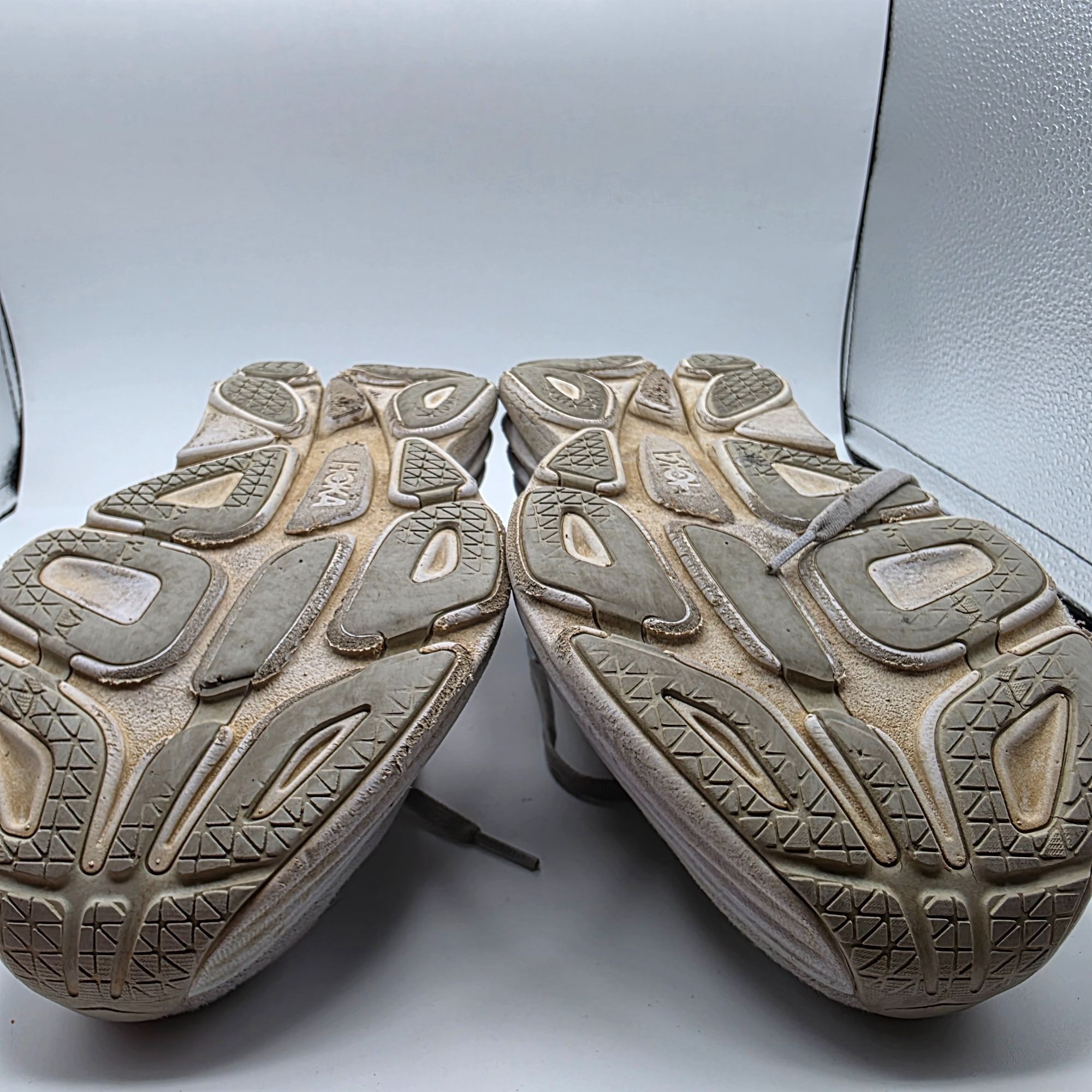 Hoka Hoka One One Bondi 8 Womens Size 8.5 B Gray White Athletic R Size US 8 / IT 38 - 11 Thumbnail