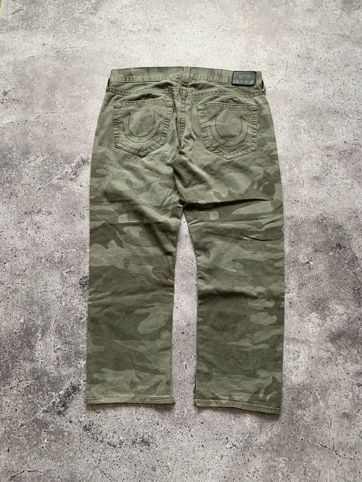 True Religion 🔥CRAZY TRUE RELIGION DISTRESSED CAMO PANTS Y2K Size US 36 / EU 52 - 1 Thumbnail