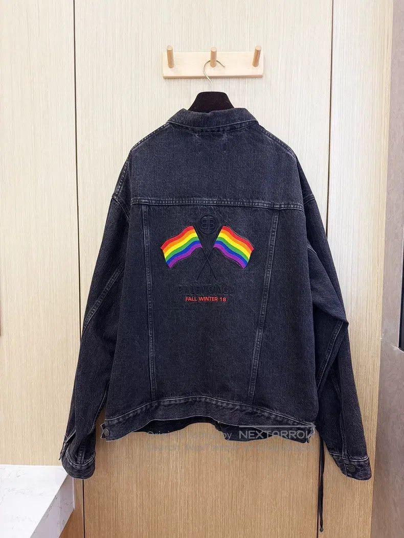 Balenciaga Balenciaga Black Gray Back Letter Logo Embroidered Pure Co Size US S / EU 44-46 / 1 - 4 Thumbnail
