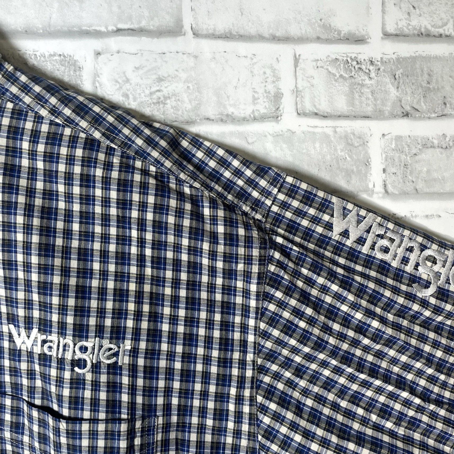 Wrangler Wrangler Riata Dark Blue Plaid Long Sleeve Button-Up Men’s 2XL Multicolor Pattern Wrangler Riata Shirt Mens XXL Regular Fit Button-Up Size US XXL / EU 58 / 5 - 2 Thumbnail