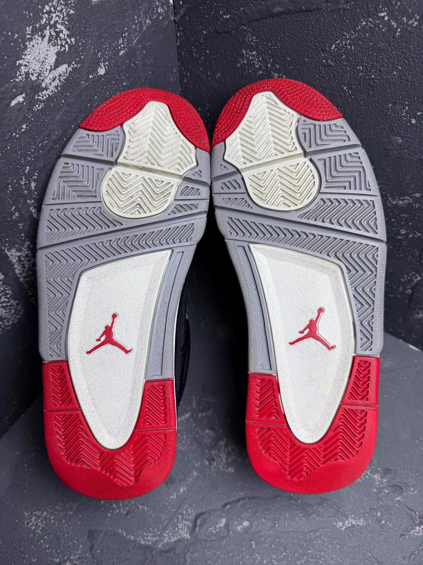 Nike Air Jordan 4 Bulls Black Red (2019) Q10 Size US 7 / EU 40 - 4 Thumbnail