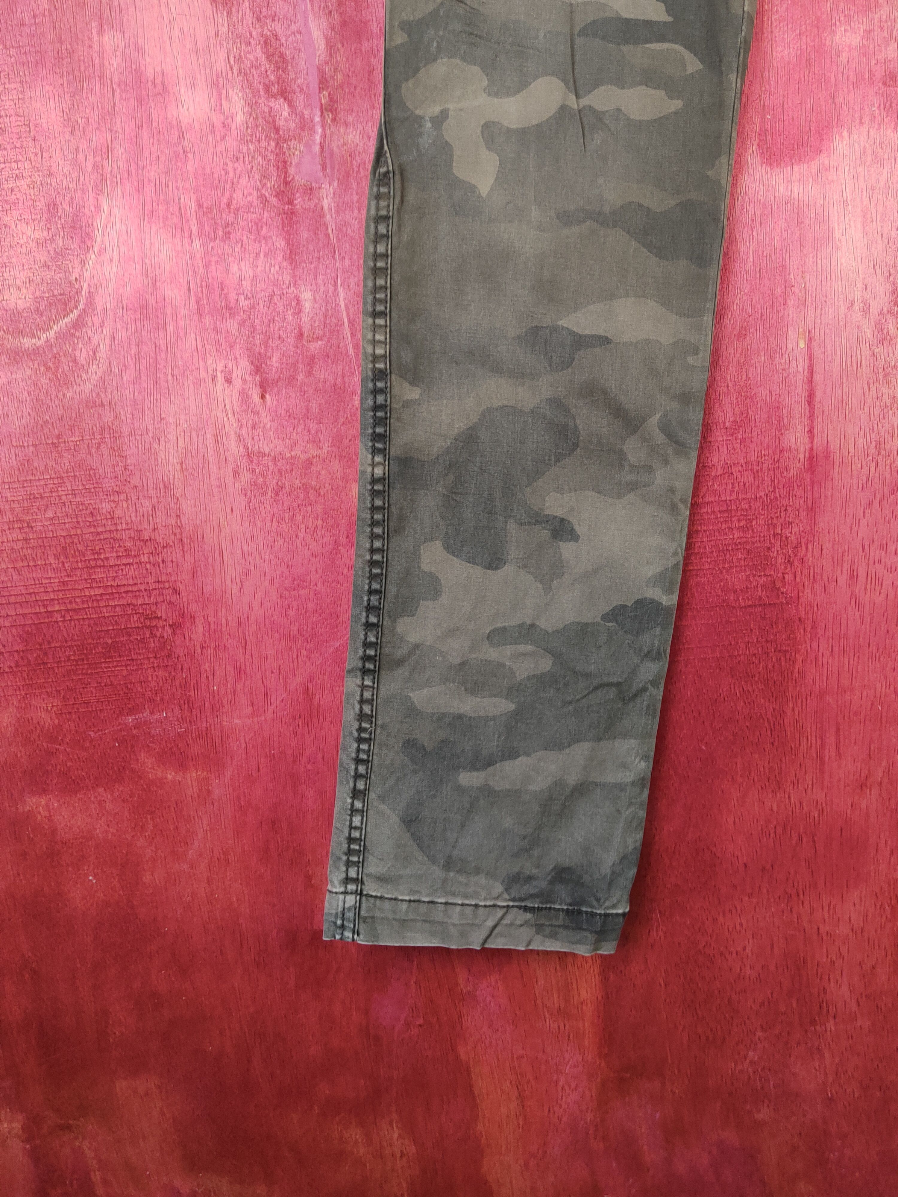 Japanese Brand Uniqlo Camo Multipocket Tactical Cargo Pants #S1838 Size 28" / US 6 / IT 42 - 4 Thumbnail