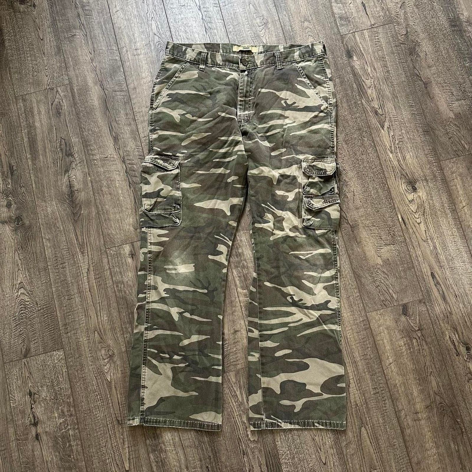 Vintage Vintage 00s Baggy Woodland Camo Wrangler Faded Cargo Pants Size US 36 / EU 52 - 4 Thumbnail
