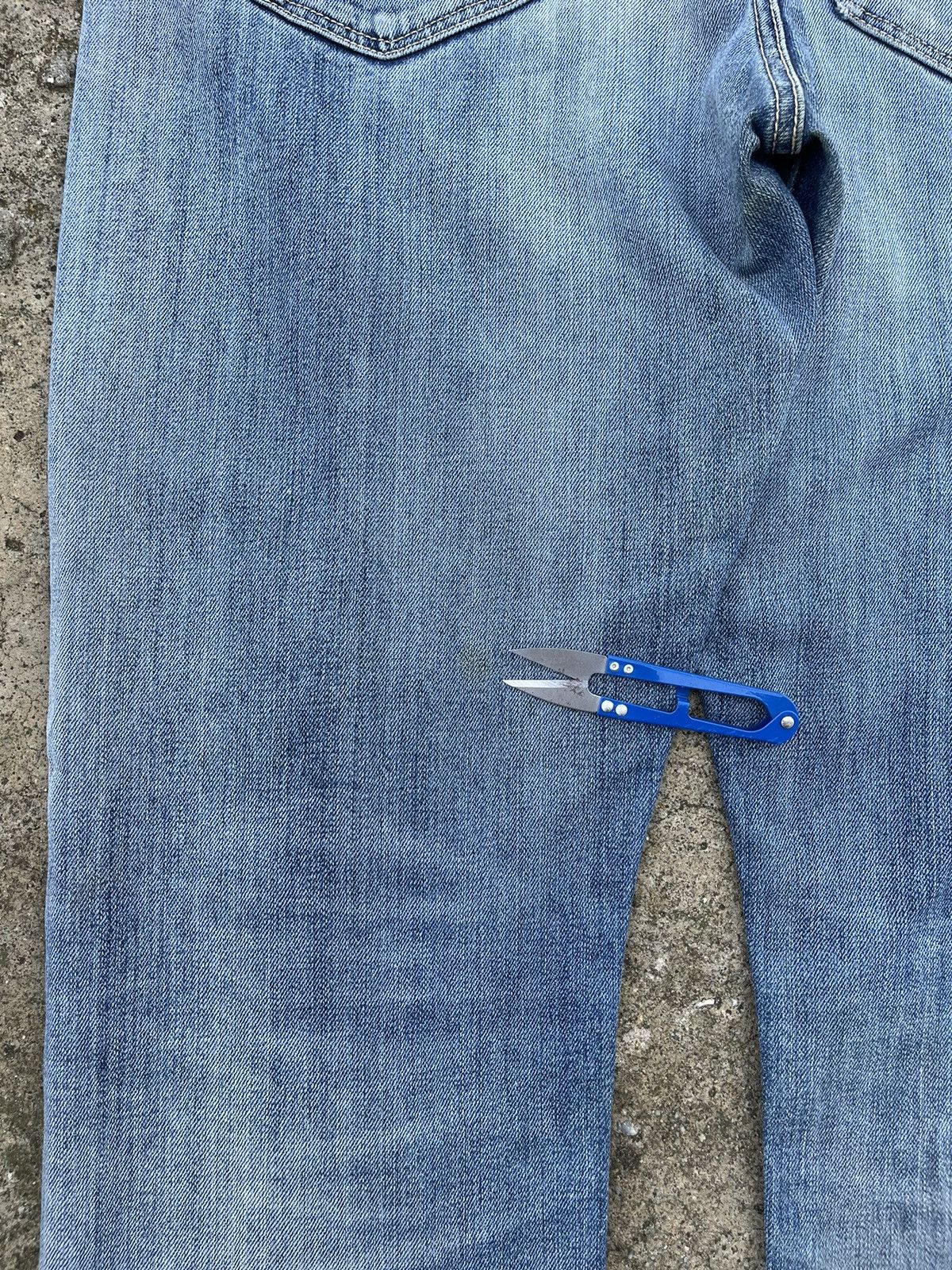 Japanese Brand × Jean × Uniqlo 🔥Japanese Brand Uniqlo Selvedge Distressed Denim W35🔥 Size US 35 - 12 Thumbnail