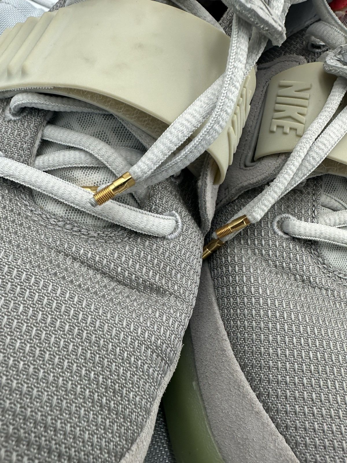 Kanye West × Nike Nike Air Yeezy 2 Platinum Size US 13 / EU 46 - 13 Thumbnail