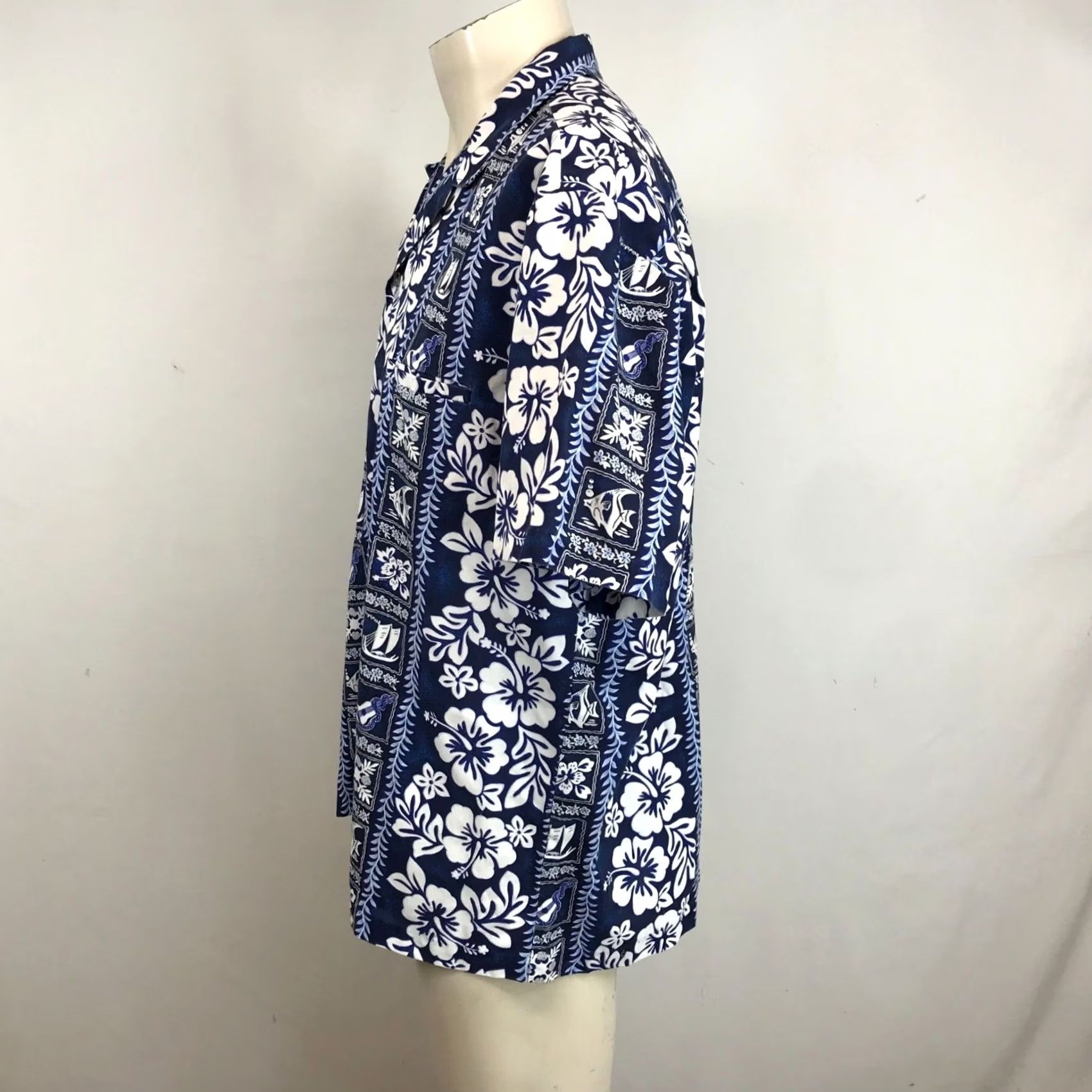 Vintage ROYAL CREATIONS XLARGE BLUE SHORT SLEEVE BUTTON COLLARED HAWAIIAN PRINT Size US 36 / EU 52 - 6 Thumbnail