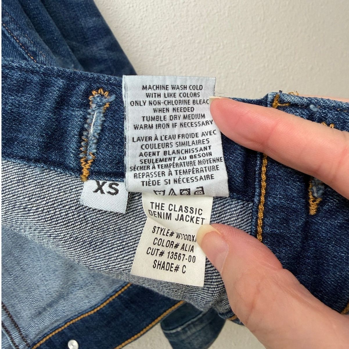 Hudson Outerwear Hudson Classic Medium Wash Denim Jacket Button Front XS Size XS / US 0-2 / IT 36-38 - 10 Thumbnail