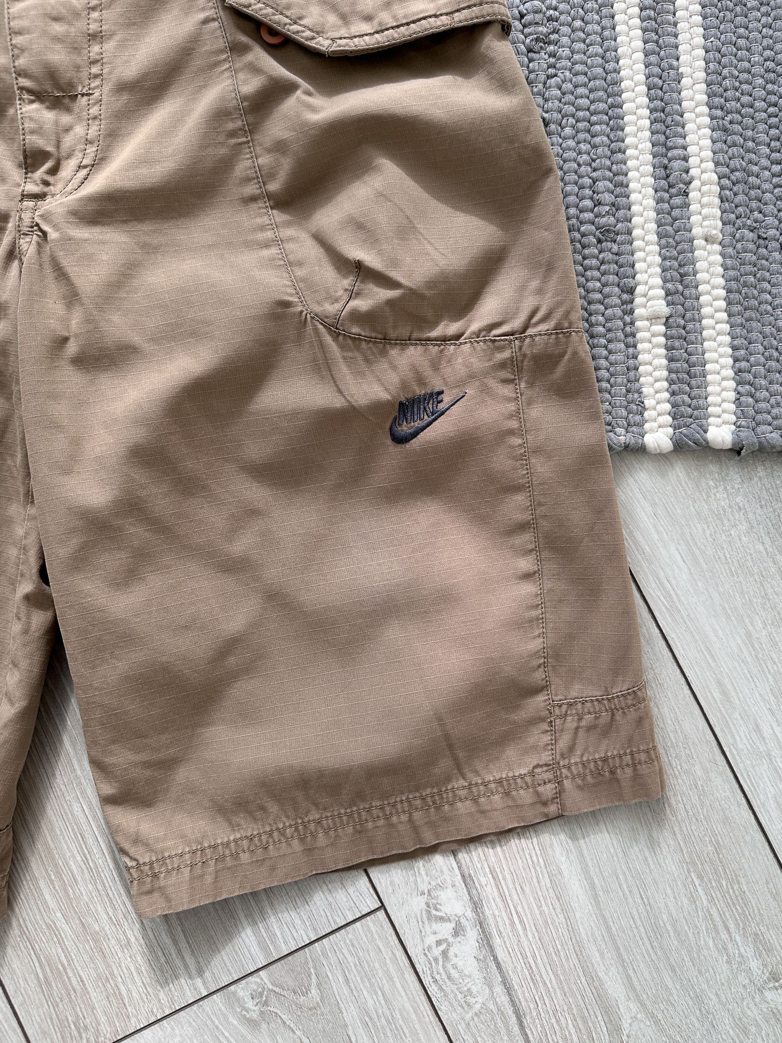 Nike Vintage Nike Beige Cargo Shorts Size US 30 / EU 46 - 6 Thumbnail