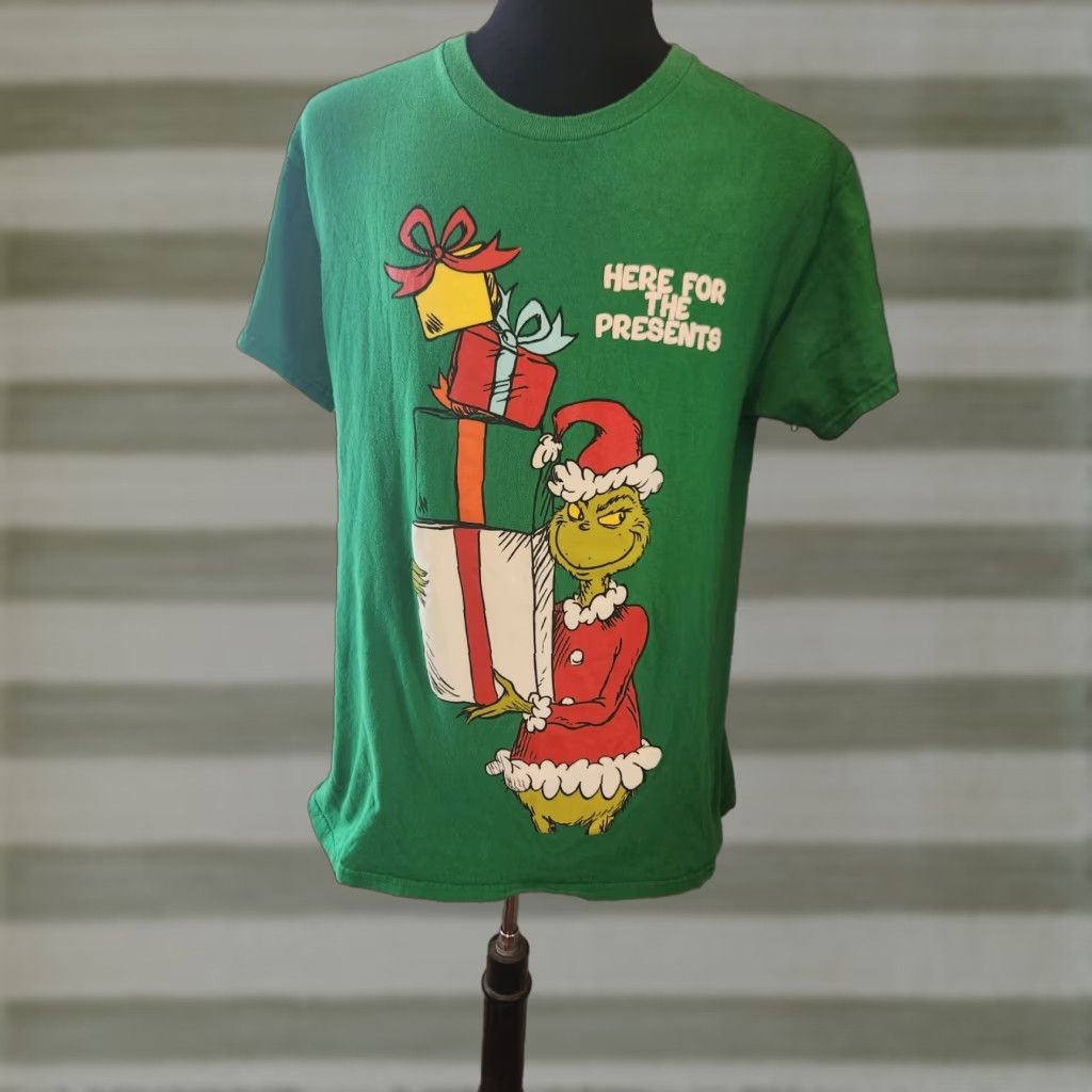 Hereu Dr Seuss The Grinch Here For The Presents Green Short Sleeve T-Shirt L Mens Christmas Shirt Cotton Crew Neck Graphic Print Vintage No Size US L / EU 52-54 / 3 - 1 Thumbnail