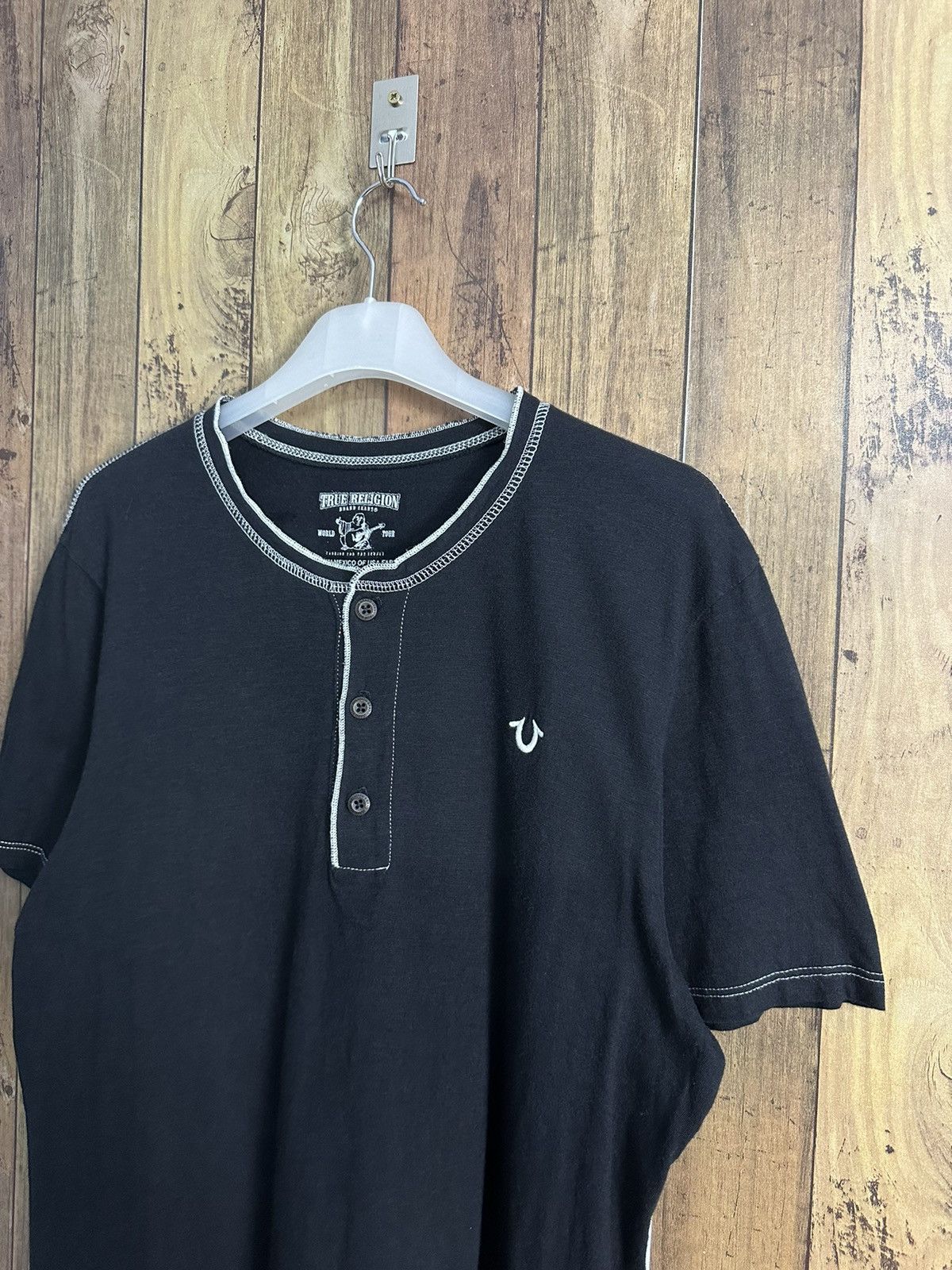 True Religion Y2k True Religion Henley Embroidery Logo Black Tshirt A359 Size US L / EU 52-54 / 3 - 2 Thumbnail