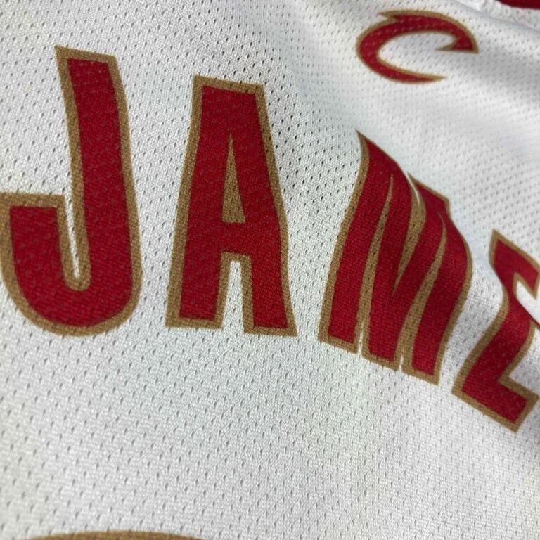 Champion Cleveland Caveliers LeBron James Champion EU NBA jersey M Size US M / EU 48-50 / 2 - 8 Thumbnail
