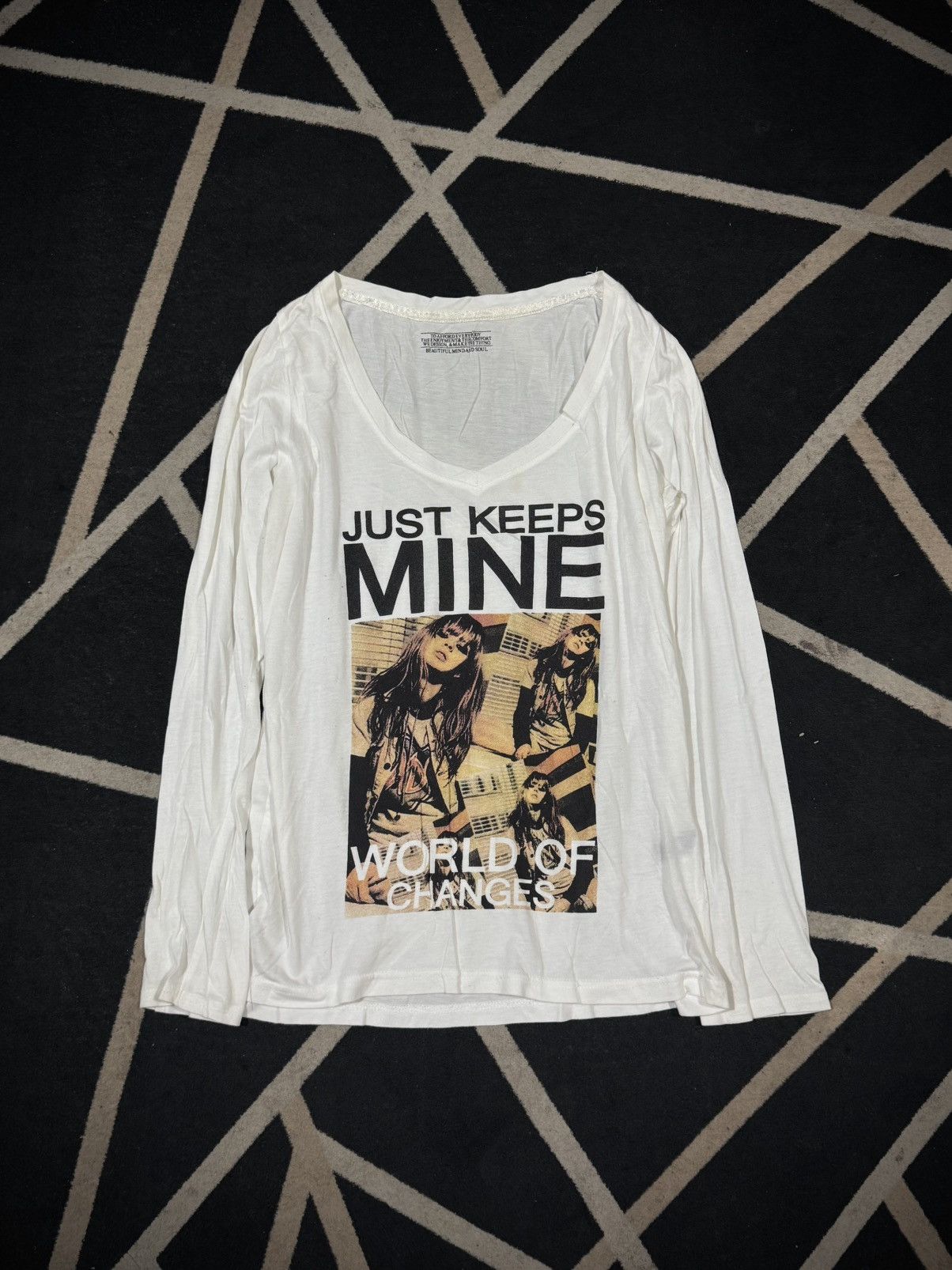 Hysteric Glamour Japanese Long Sleeve world of changes D&S Size US S / EU 44-46 / 1 - 1 Thumbnail