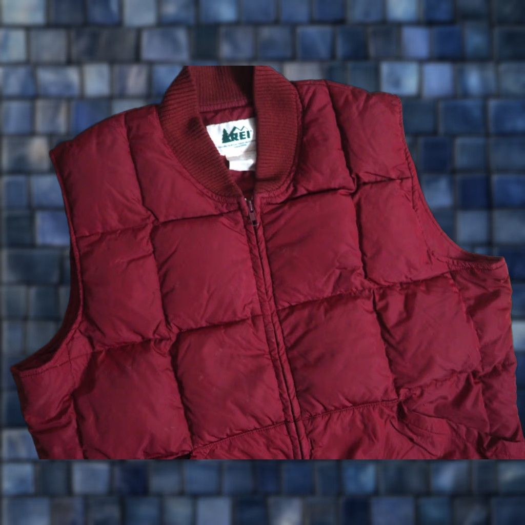 Vintage VTG 80s REI Dark Red Outdoor Full Zip Lodge Hiking Down Puffer Vest Mens XL Size US XL / EU 56 / 4 - 1 Thumbnail