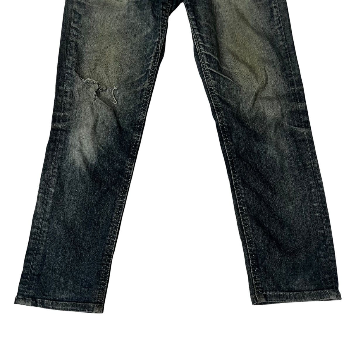 Japanese Brand Vintage Y2K Levi’s Distressed Denim Jeans Size US 31 - 4 Thumbnail