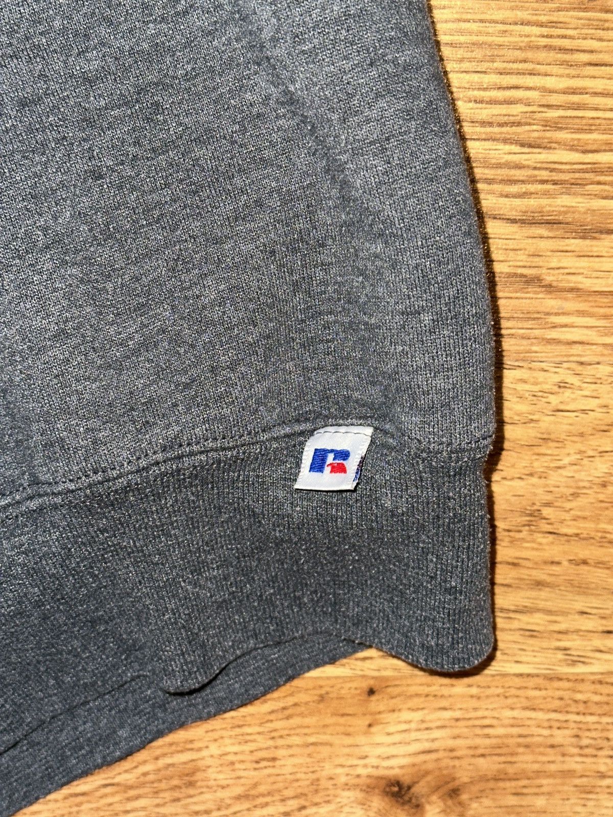 Russell Athletic × Vintage Vtg 90s RUSSELL Athletic Essential VStitch Blank Pullover XL Size US XL / EU 56 / 4 - 2 Thumbnail