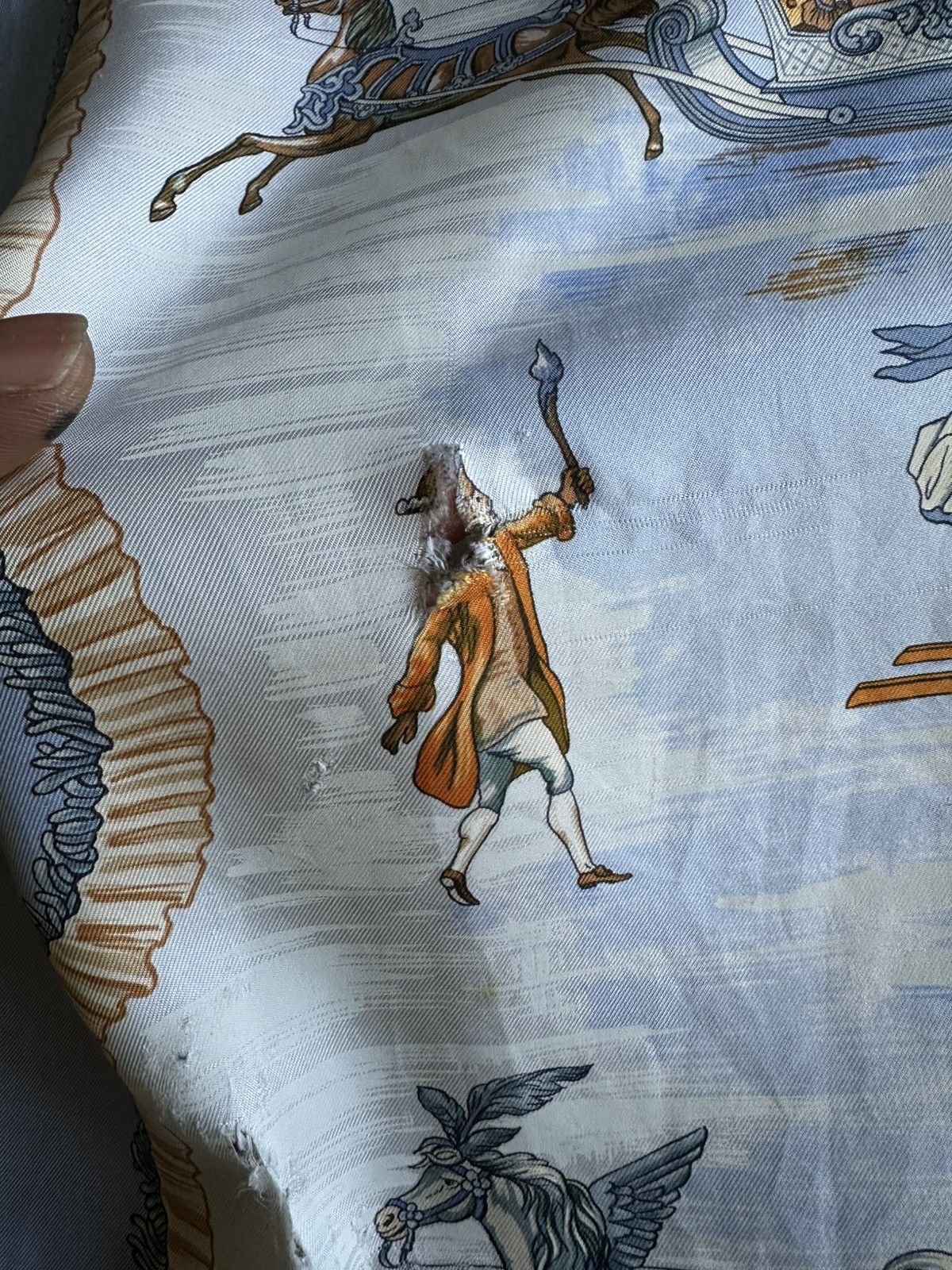 Hermes 🔅Steals🔅HERMES Traineaux Et Glissades Scarf Carre 90 Silk Size ONE SIZE - 13 Thumbnail