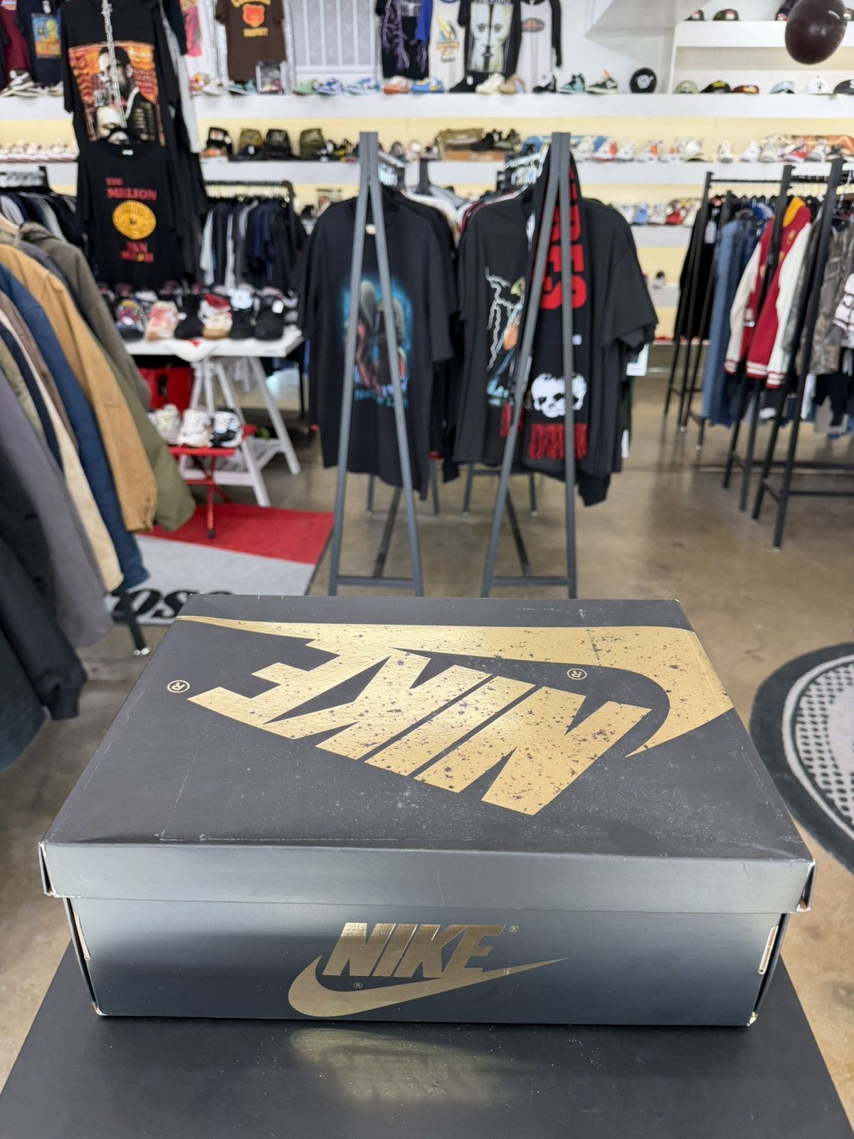 Jordan Brand Air Jordan 1 High Palomino Size 9 (2023) Size US 9 / EU 42 - 16 Thumbnail