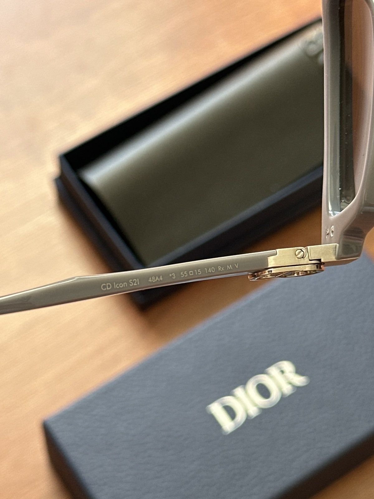 Dior Dior Icon Grey Sunglasses Size ONE SIZE - 11 Thumbnail