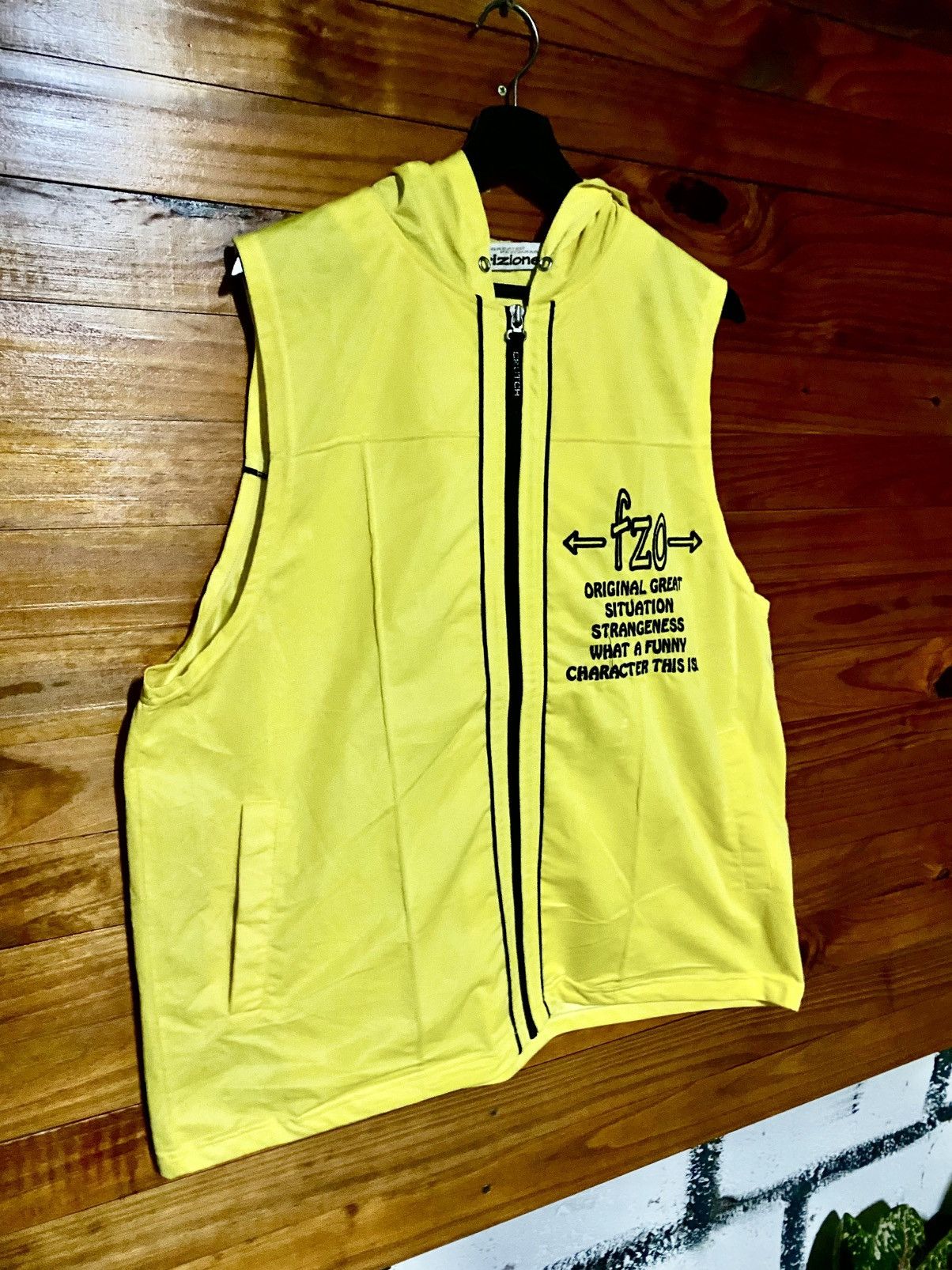 Vintage Vintage Frizione Yellow Sleeveless Hoodie Vest – Streetwear Size US L / EU 52-54 / 3 - 5 Thumbnail
