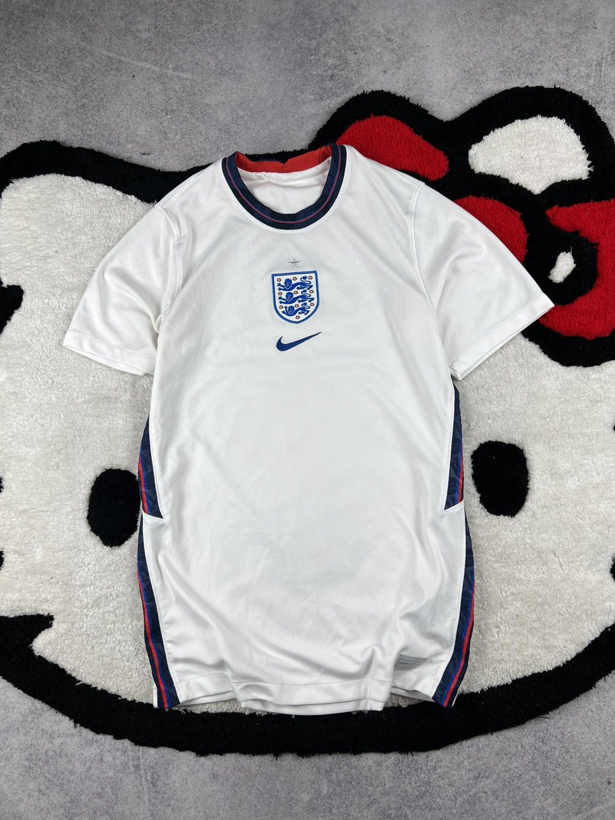 Nike Nike England 2020/22 Soccer Football Blockcore Y2K Jersey Size US S / EU 44-46 / 1 - 1 Thumbnail