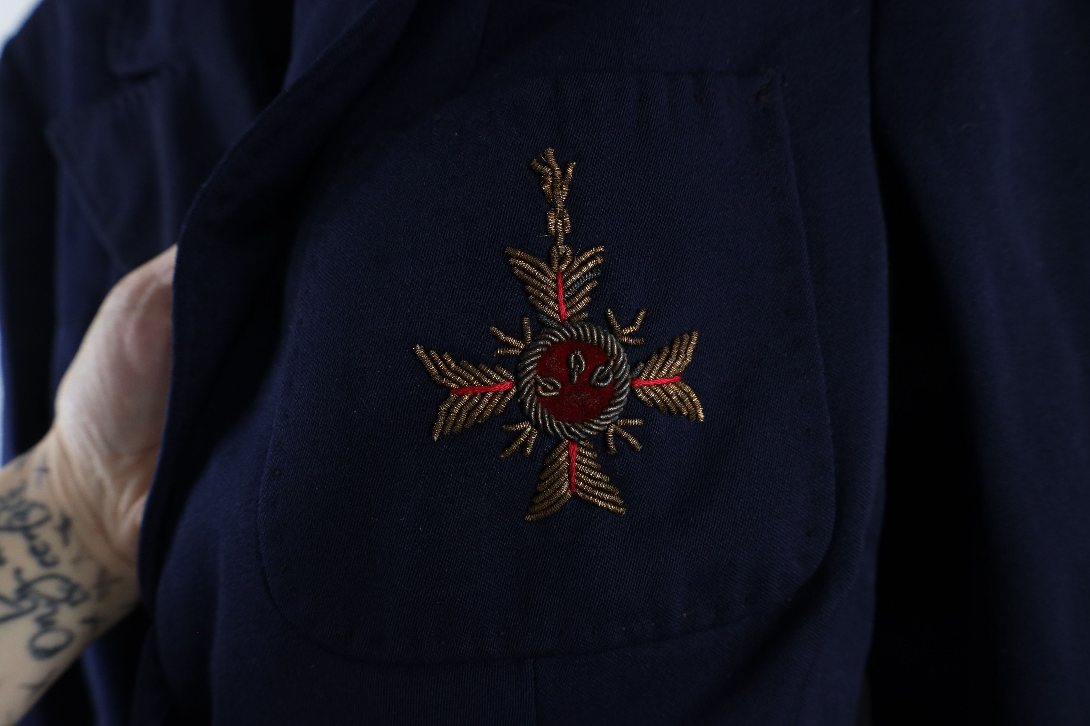Vintage Vintage 30s 40s Military Crest Clasp Hook Blazer Jacket USA Size M / US 6-8 / IT 42-44 - 4 Thumbnail