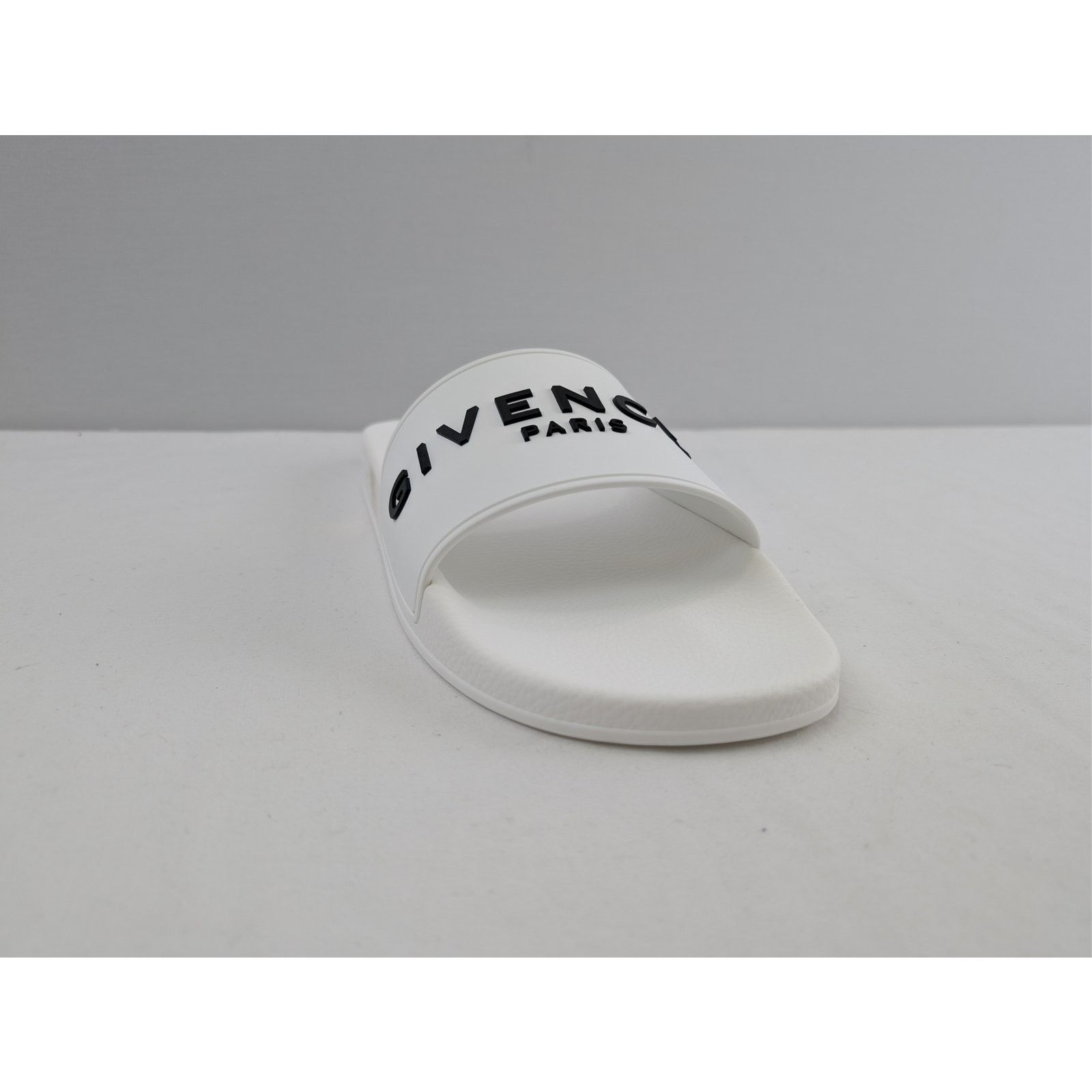 Givenchy o1rshd1 Q:3 / Slides Sandals Slipper in White Size US 12 / EU 45 - 2 Thumbnail