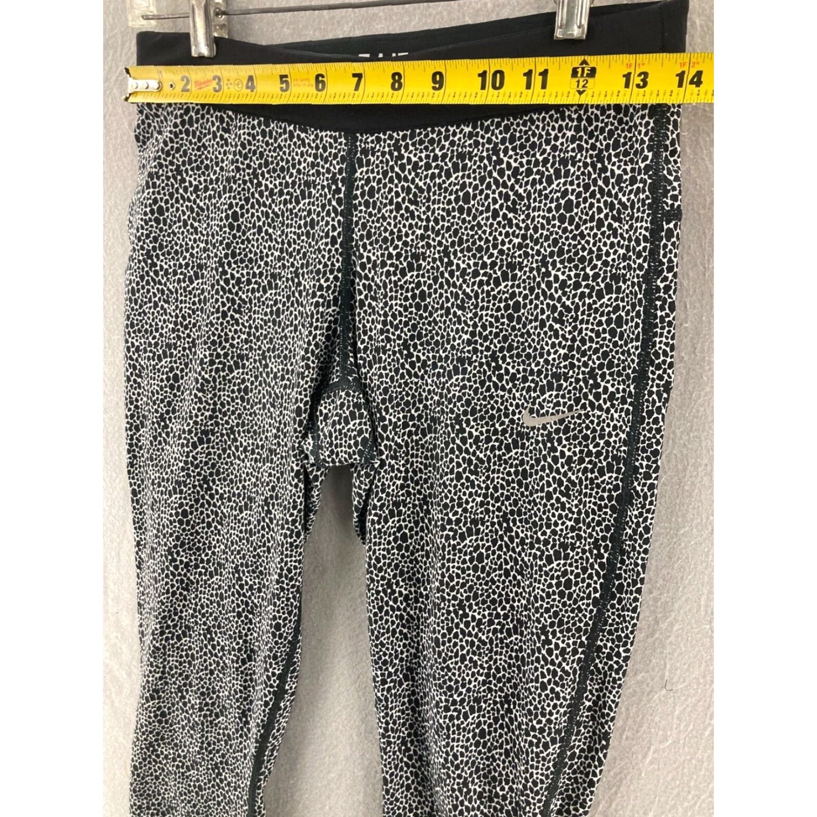 Nike Nike Dri-FIT Leggings Women M Black/White Animal Print Cheetah - Athletic Activewear Skinny Compression Women's Sportswear 90s Theme not specified Size 32" / US 10 / IT 46 - 2 Thumbnail