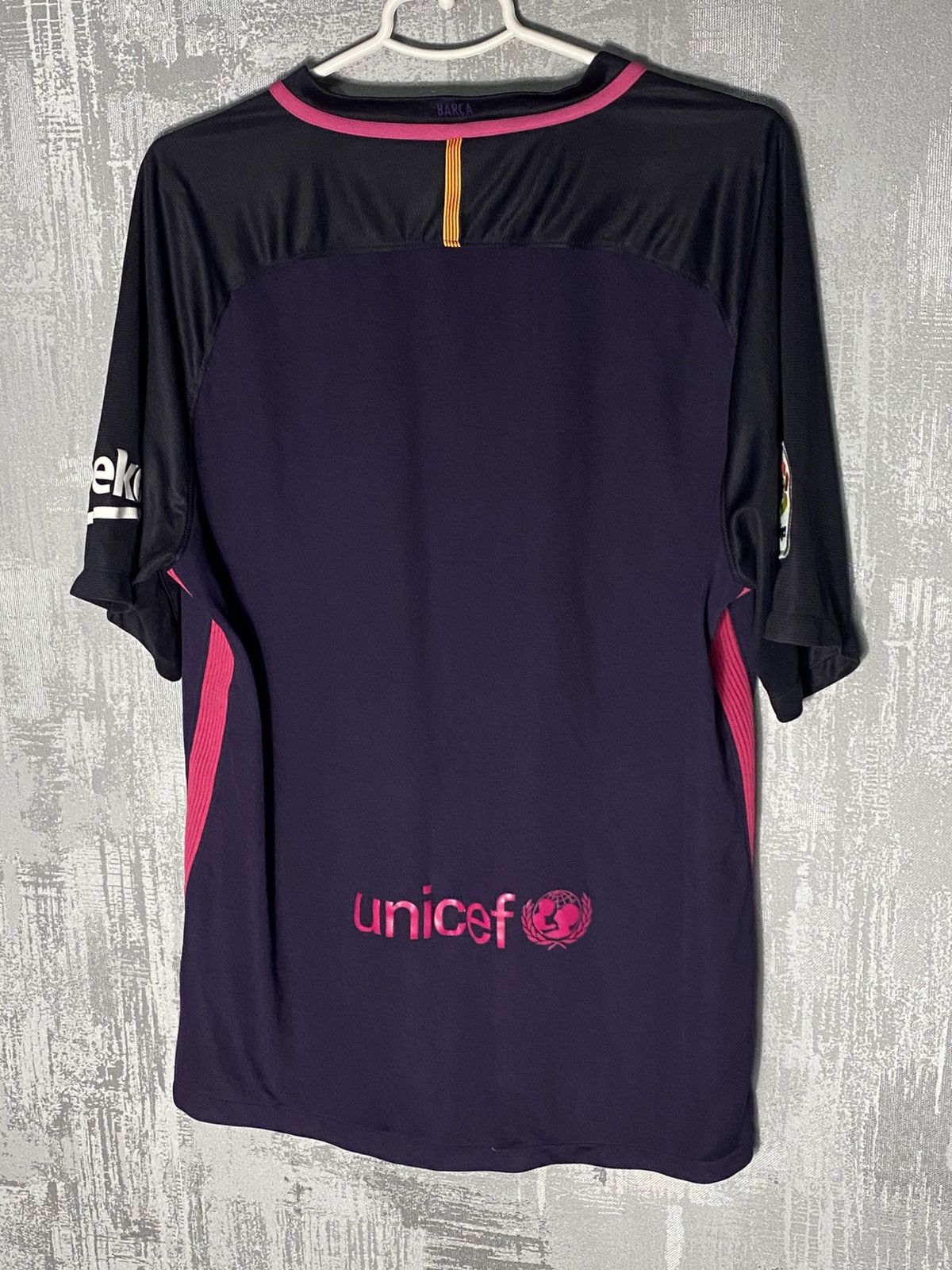 Nike Barcelona Nike Soccer Jersey 2016/17 Away Football Shirt Kit Size US XL / EU 56 / 4 - 4 Thumbnail
