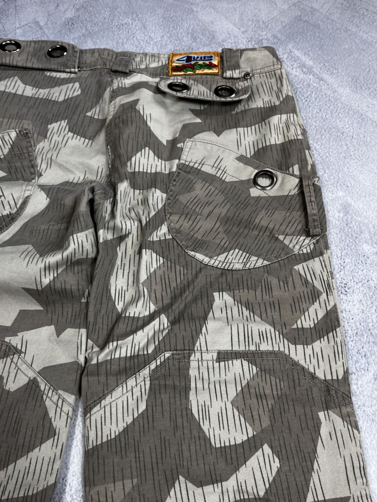 Other Vintage Y2K camo bondage multi pockets low rise pans 31 Size 31" - 7 Thumbnail