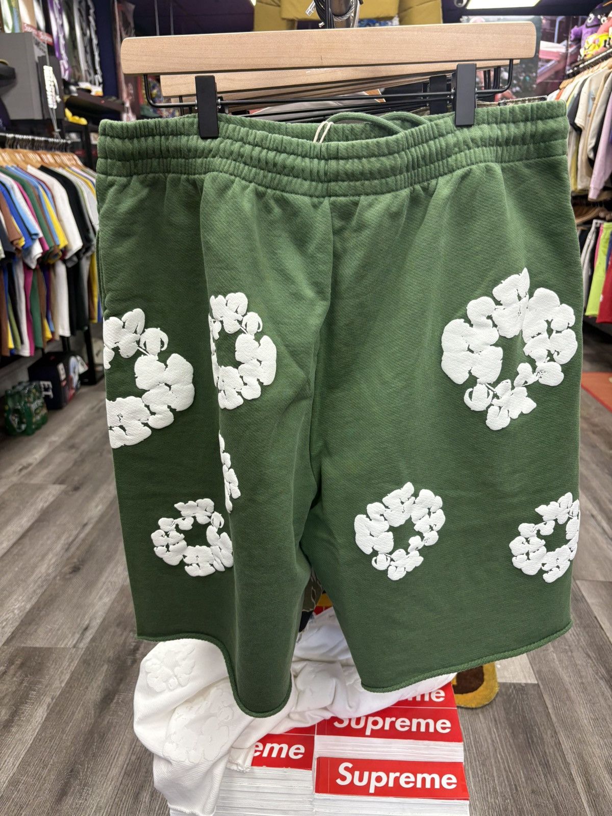 DENIM TEARS Cotton Wreath Shorts Green XL | Grailed