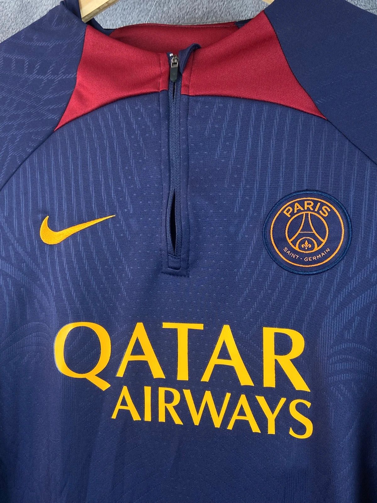 Nike Hoodie Nike PSG Vintage Y2K Streetwear High End Football Size US S / EU 44-46 / 1 - 2 Thumbnail