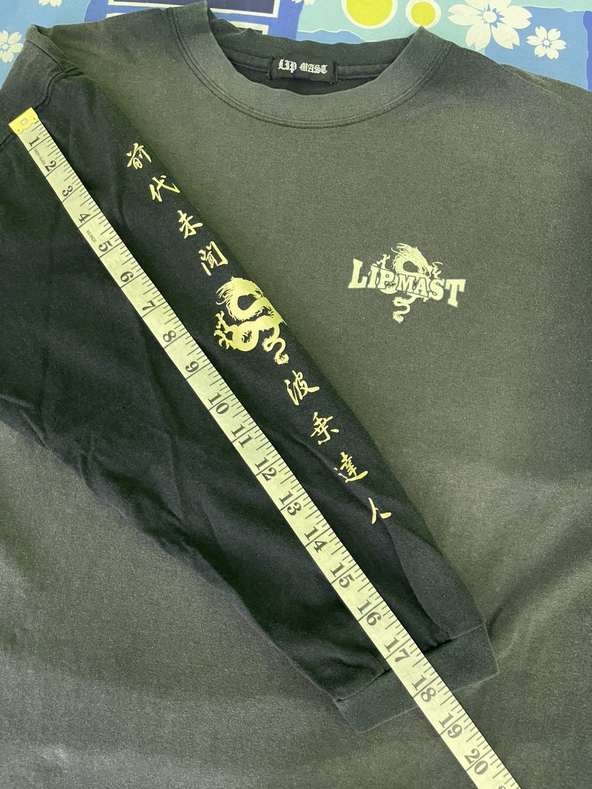 Japanese Brand Vintage Lip Mast Dragon Design Sun Faded Tee Size US M / EU 48-50 / 2 - 14 Thumbnail