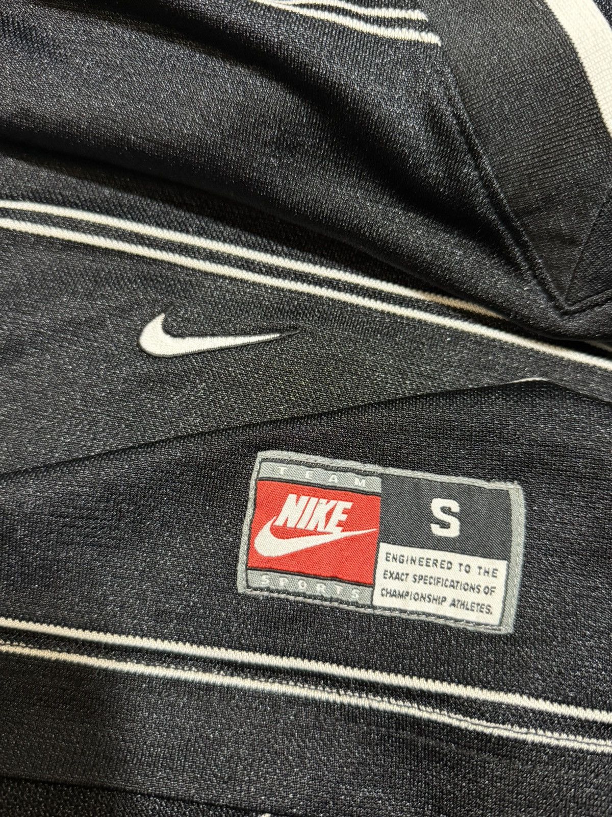 Nike Vintage Nike Striped Soccer Jersey Shirt USA Size US S / EU 44-46 / 1 - 4 Thumbnail