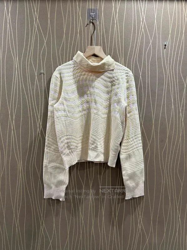 Burberry Burberry Multi-Color Women's Wool Knit Sweater. Size S / US 4 / IT 40 - 1 Thumbnail