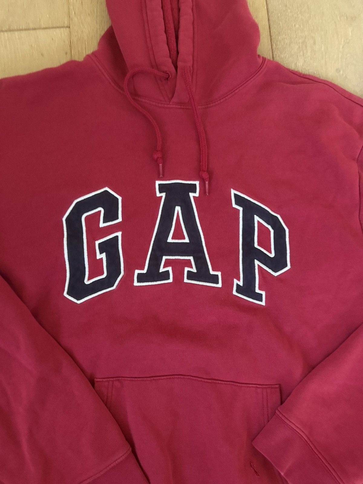 Gap Vintage GAP Logo Hoodie Red Size US XL / EU 56 / 4 - 2 Thumbnail