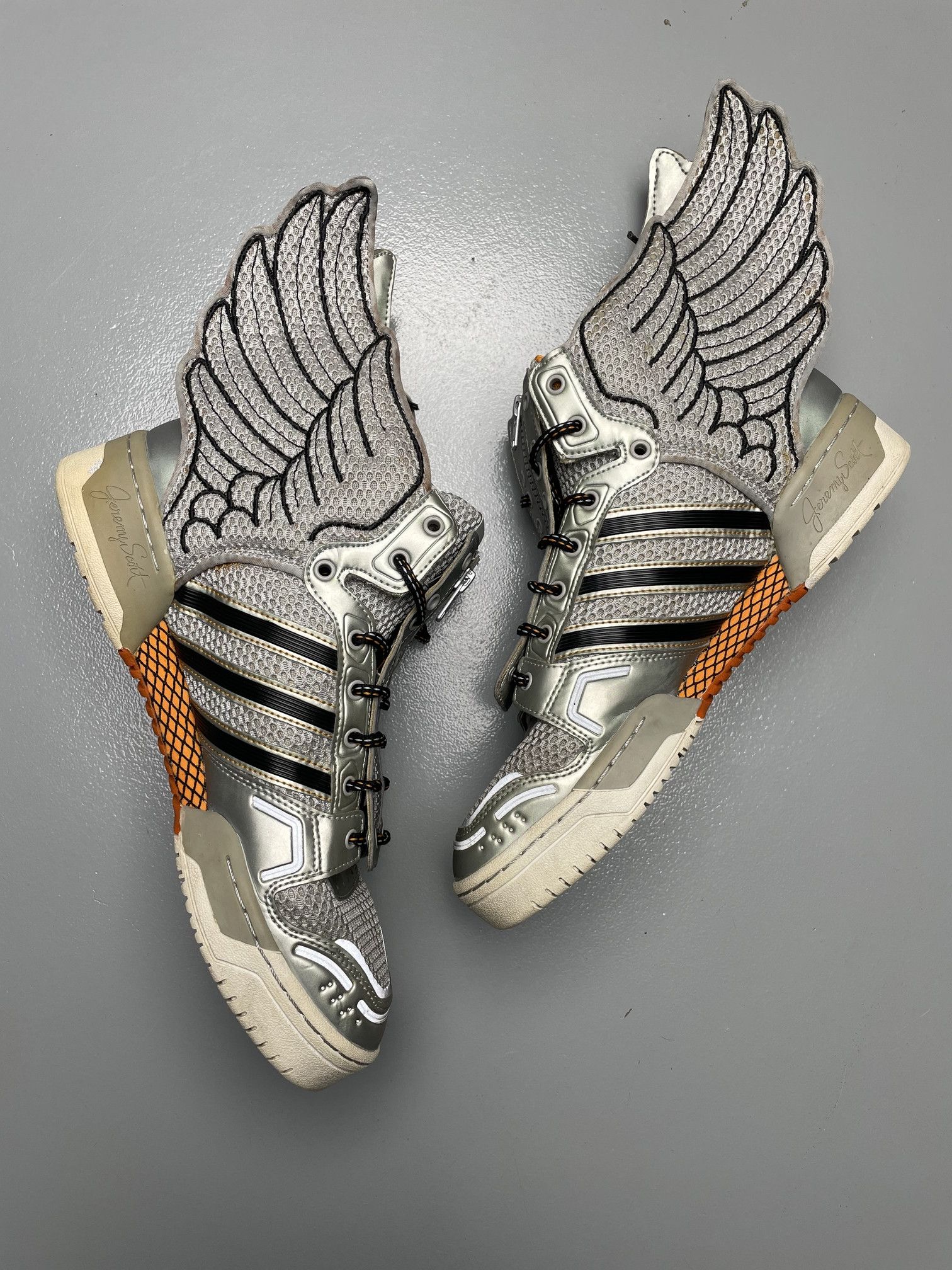 Adidas × Jeremy Scott adidas X Jeremy Scott 2012 JS Wings 2.0 Mesh Metallic Silver Size US 11 / EU 44 - 2 Thumbnail