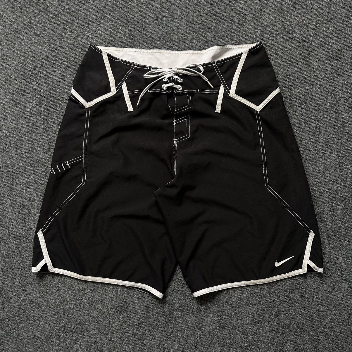 Nike VTG Nike Shorts Size 34 Y2K 00s USA Swimwear Hype Trend Size US 34 / EU 50 - 2 Thumbnail