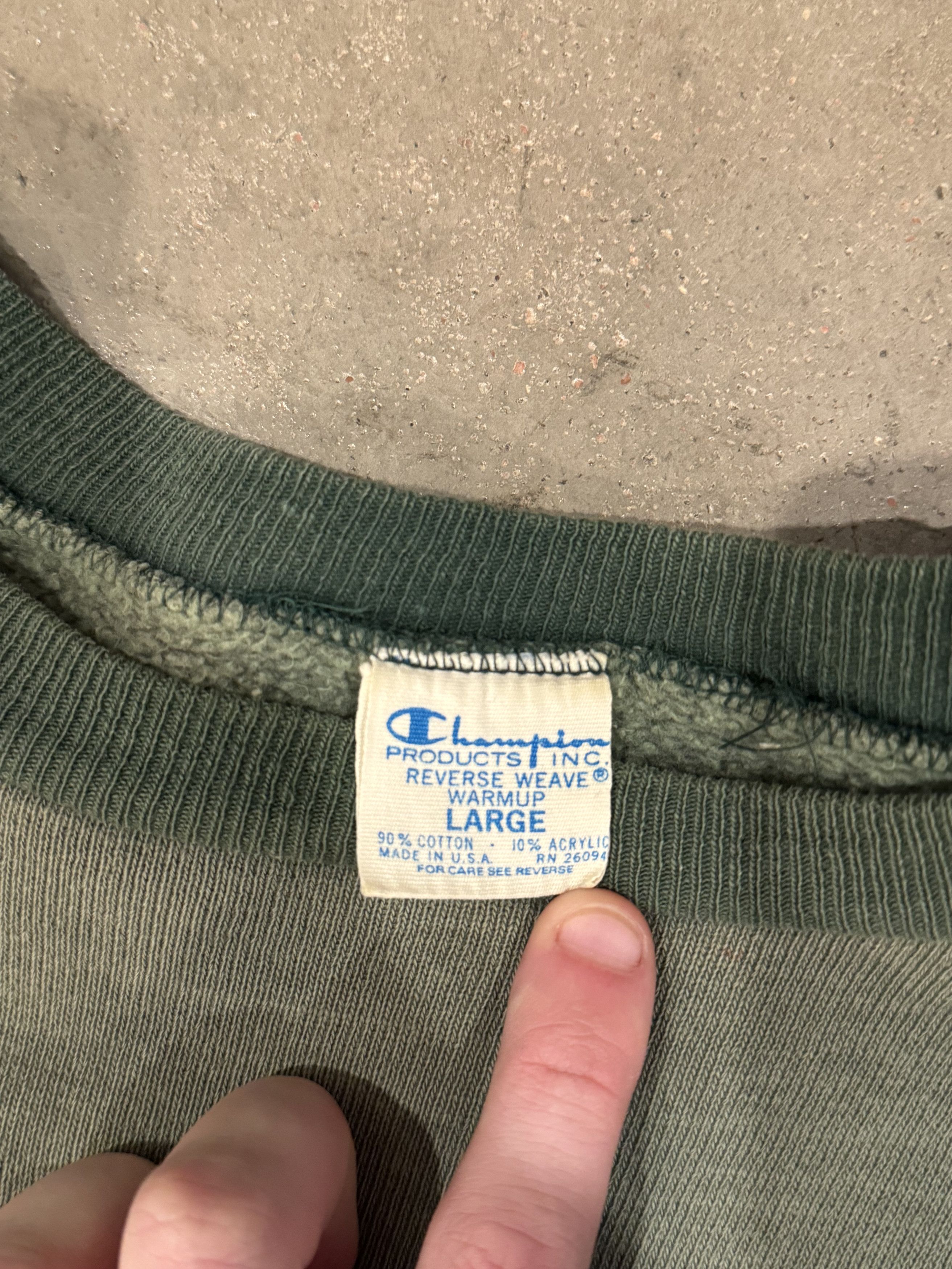 Champion 70s Vintage Champion Sunfaded Raglan Crewneck Size US L / EU 52-54 / 3 - 5 Thumbnail