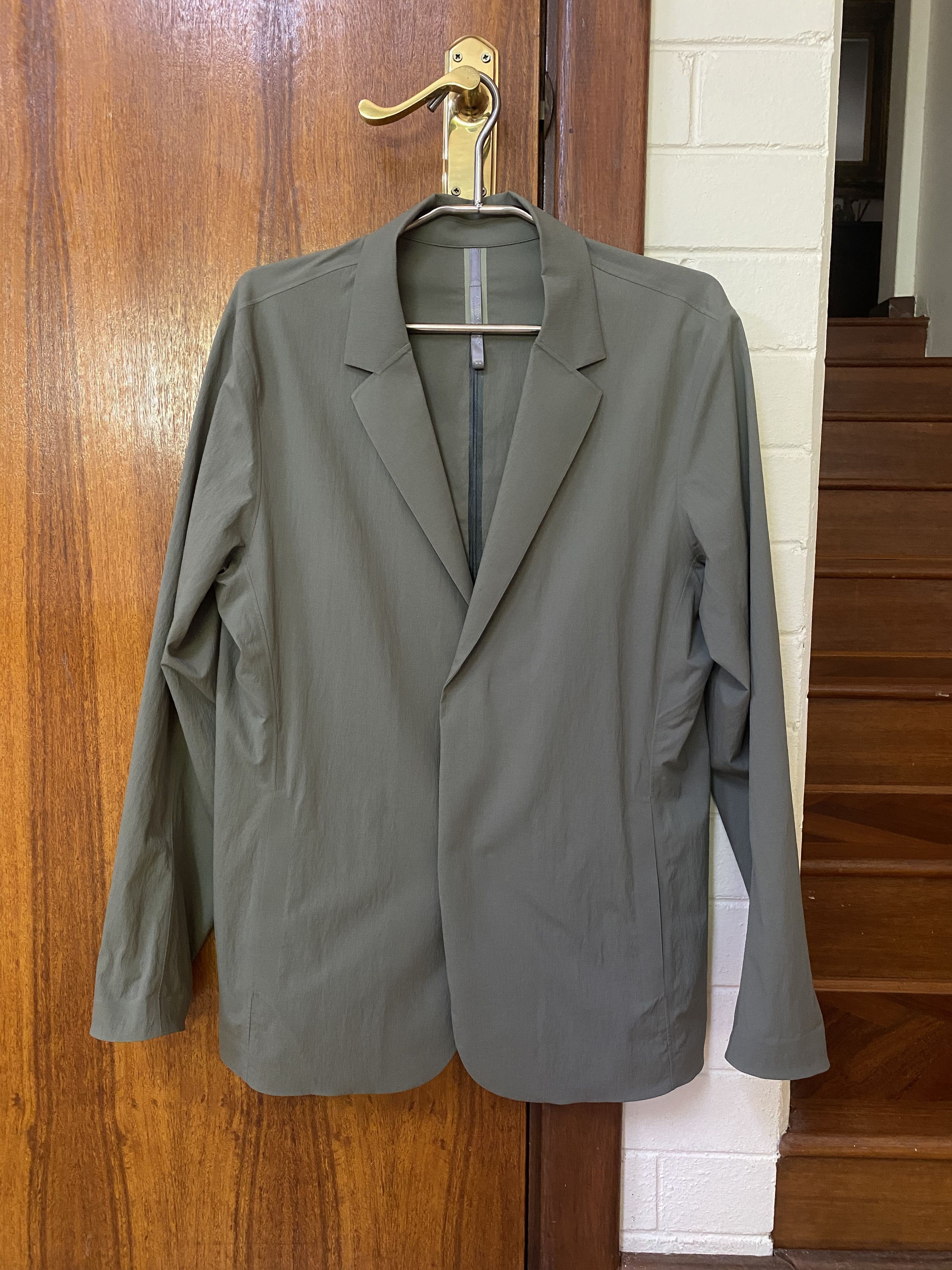 美品 ARC’TERYX VEILANCE BLAZER LT 紫 サイズL Blazer LT Jacket Men's – Arc'teryx Tokyo Ginza