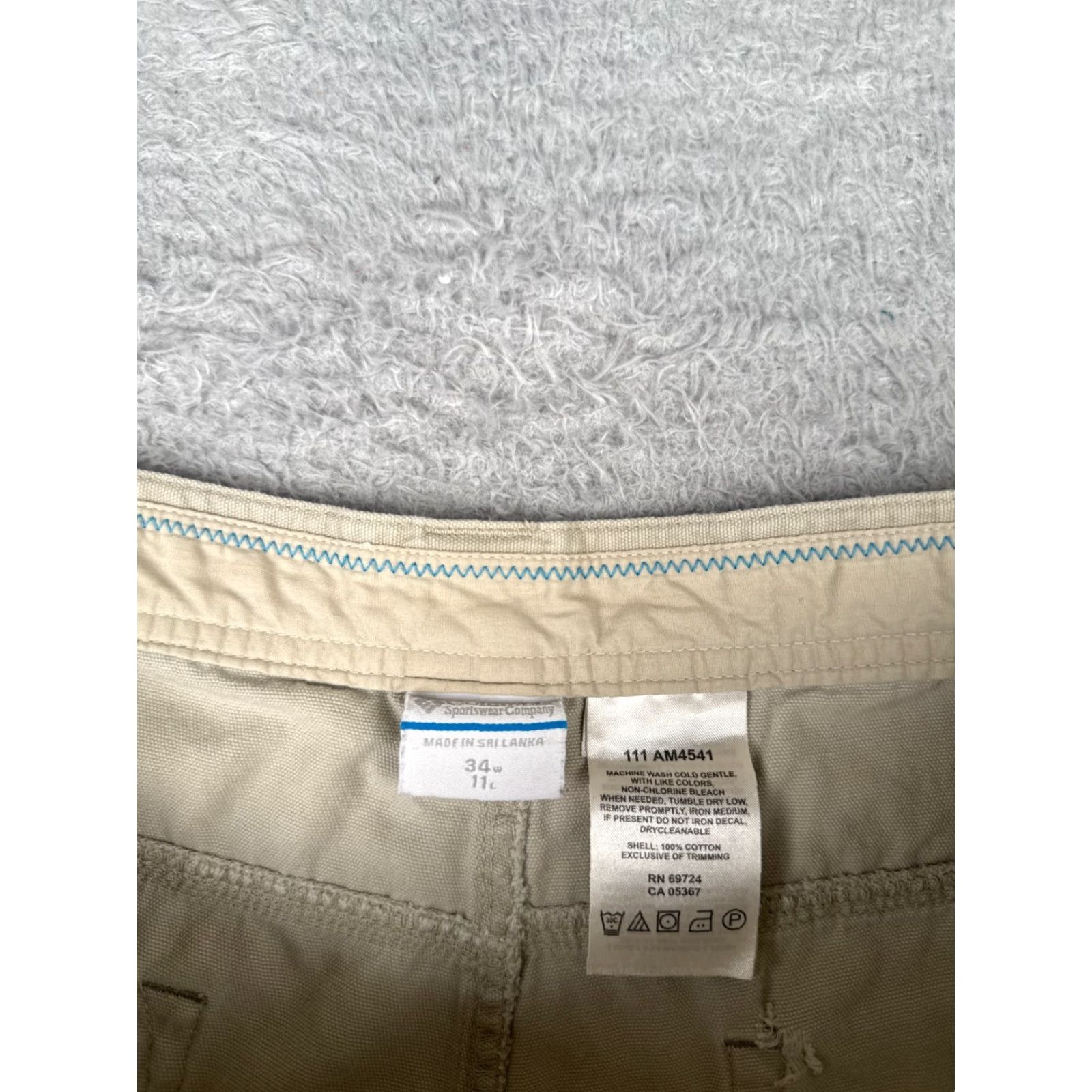 Vintage Columbia Men Cargo Shorts 34 Beige 100% Cotton Nylon Zip Pockets Bridge Hike Camp 34x11 Mens Regular Beige Cargo Pocket Size US 34 / EU 50 - 7 Thumbnail