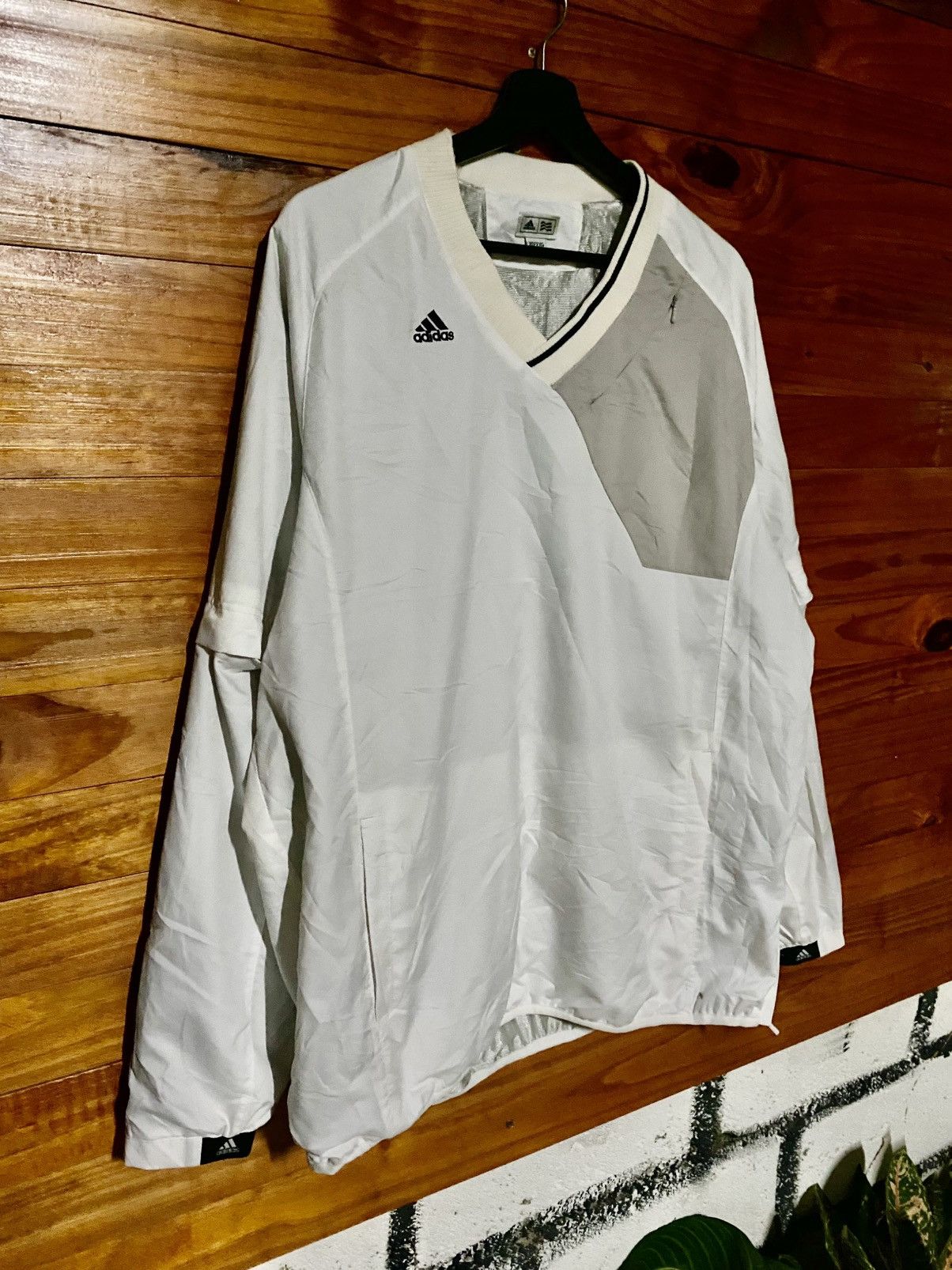 Adidas Vintage Adidas White Windbreaker Pullover Japan Edition Size US L / EU 52-54 / 3 - 5 Thumbnail