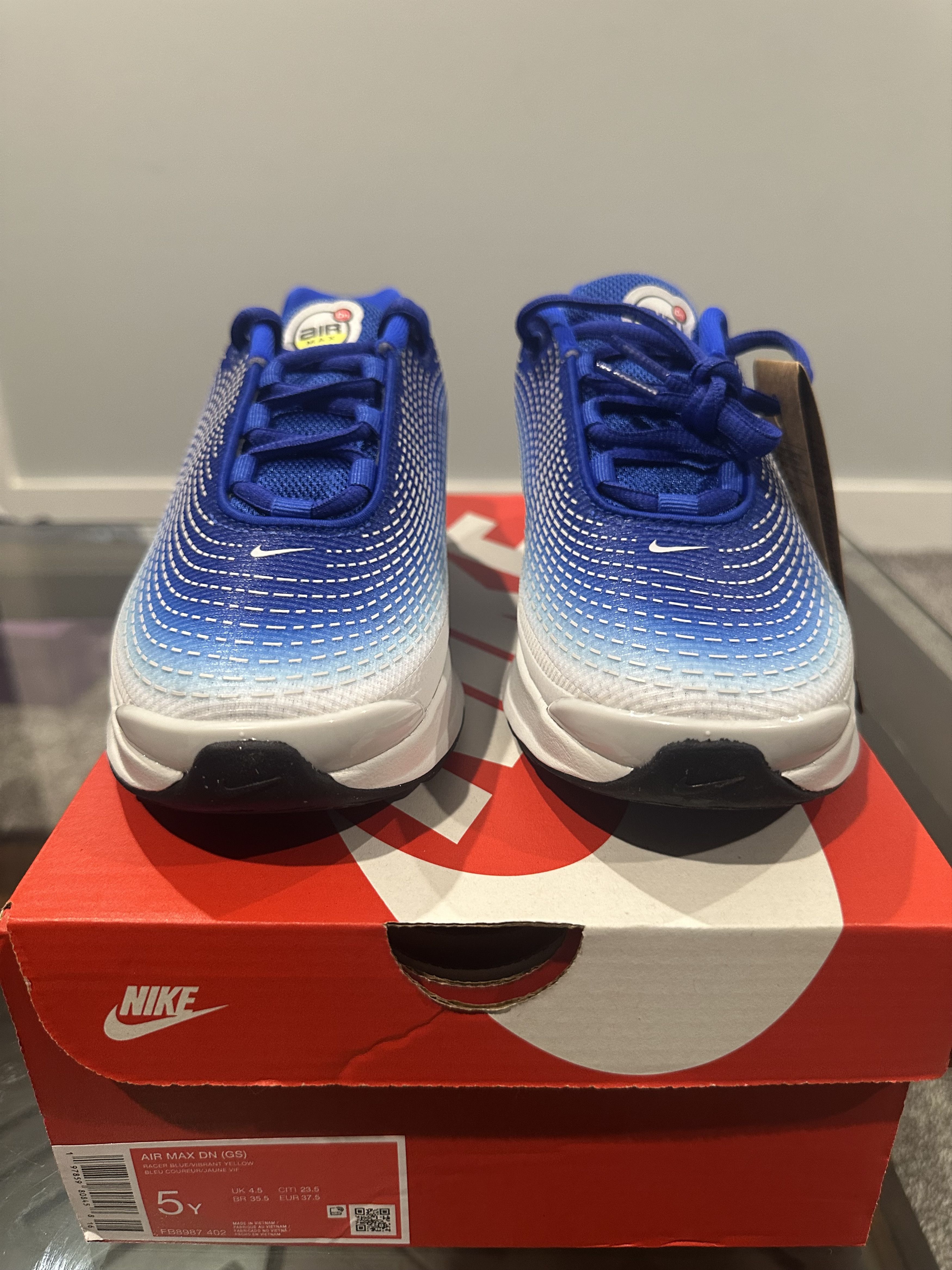Nike Air Max DN GS 'Racer Blue' Size US 5 / EU 37 - 4 Thumbnail