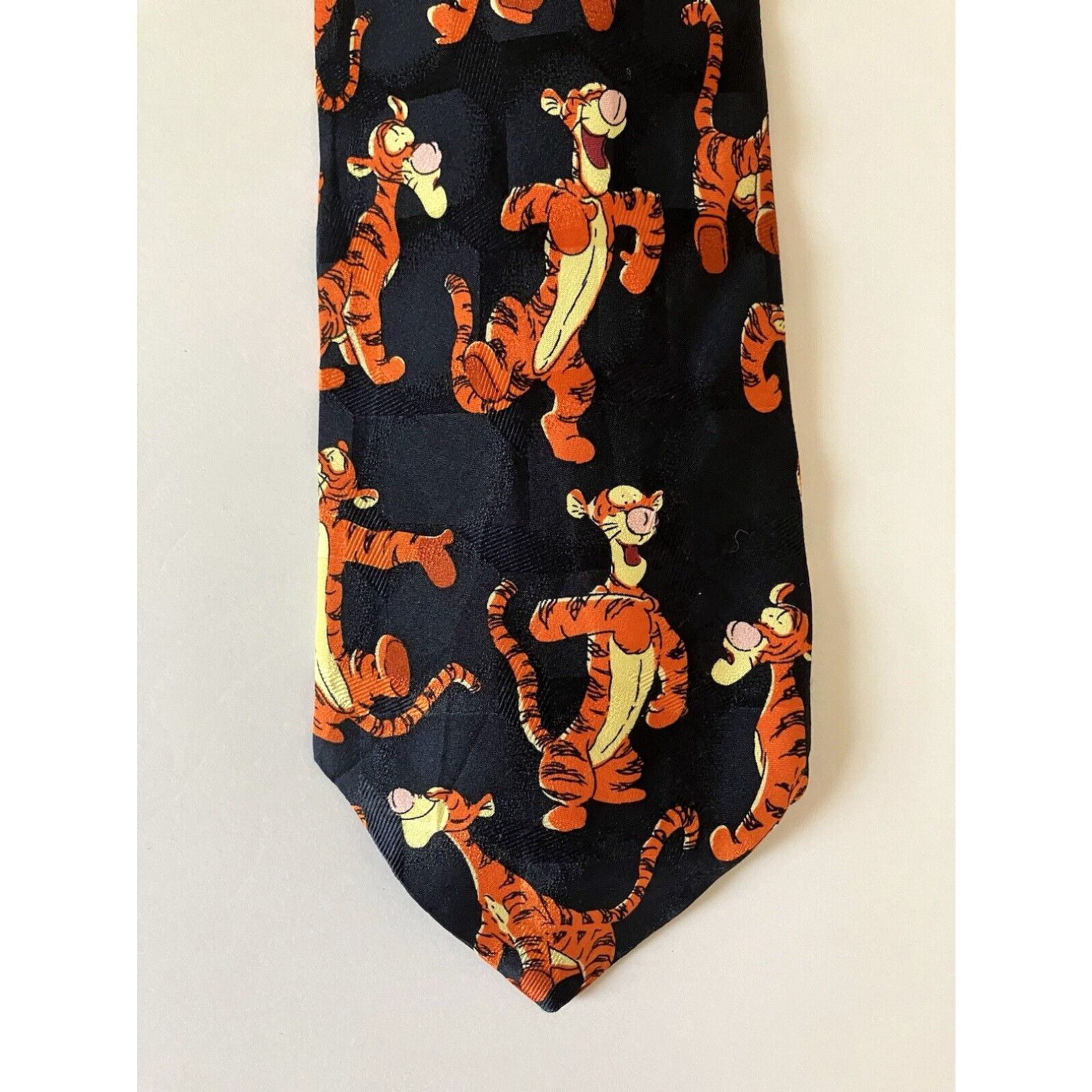 Disney Winnie The Pooh Tigger Repeat Pattern Satin Silk Necktie For Men ...