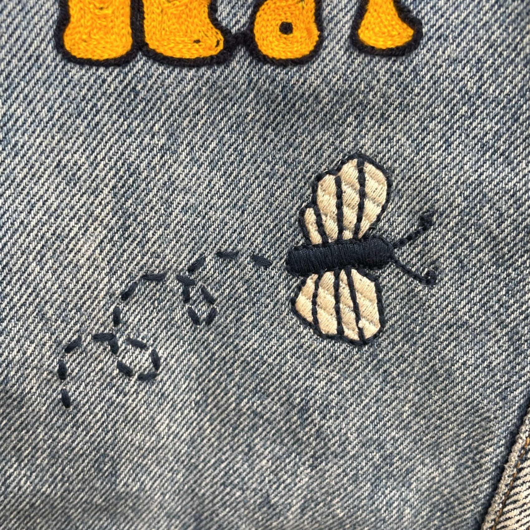Levi's VINTAGE Levi's Jacket Womens Small Blue Embroidered Trucker Denim American Bee Boho Rare Size S / US 4 / IT 40 - 6 Thumbnail