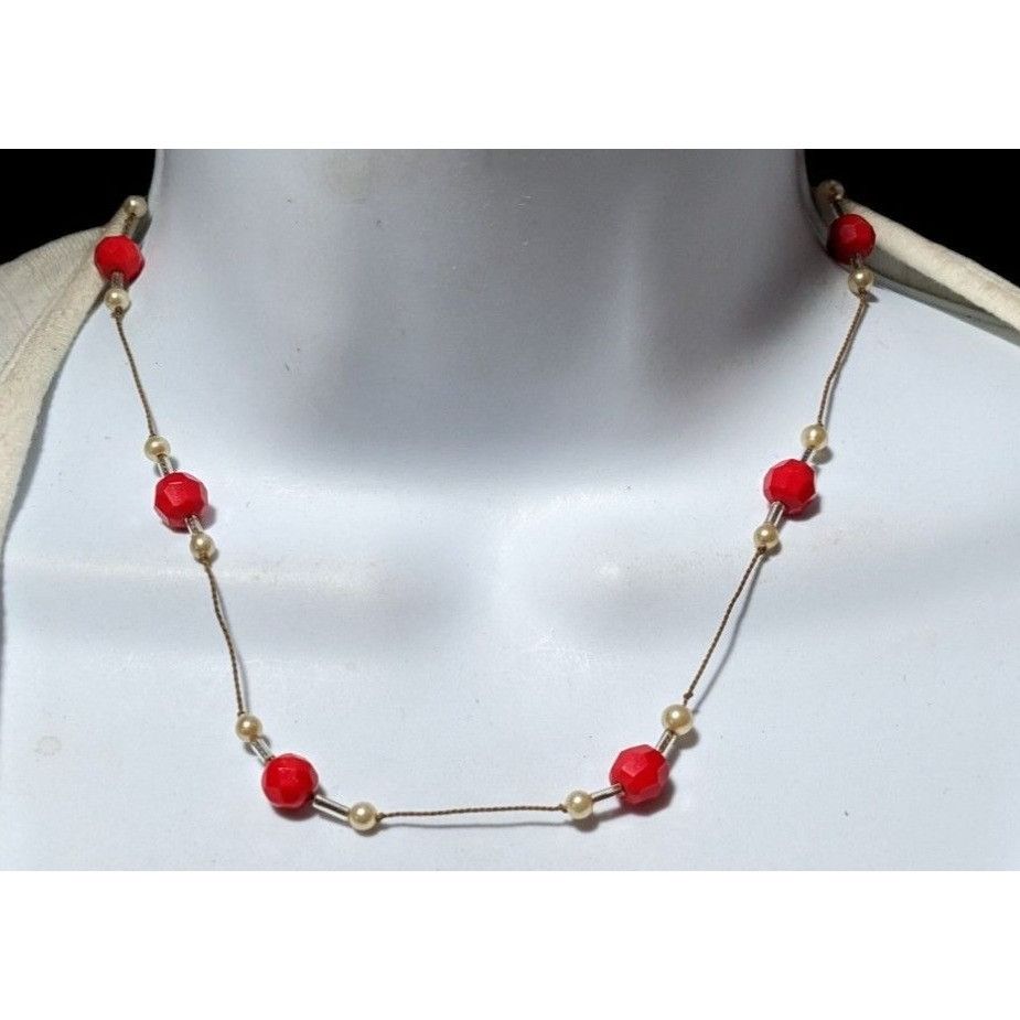 Other Minimalist Red And White Glass Pearl Beaded Necklace Size ONE SIZE - 4 Thumbnail