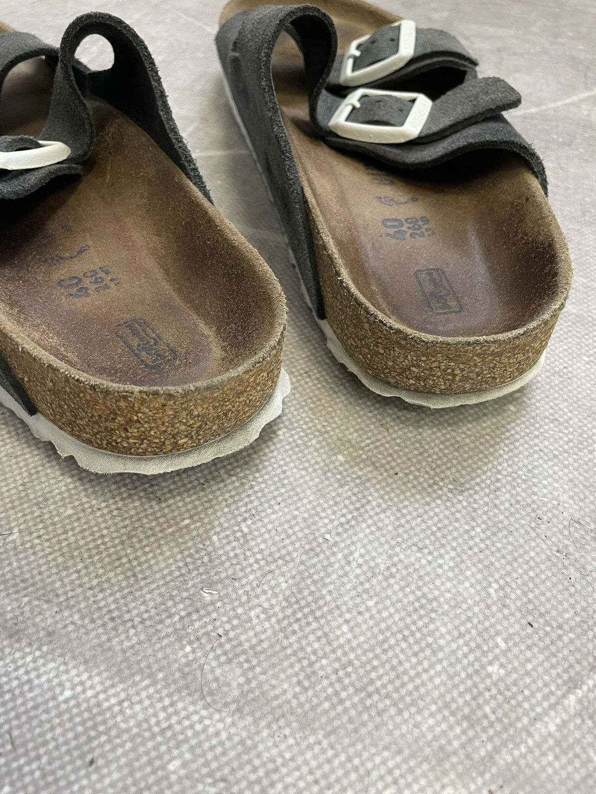 Birkenstock Birkenstock gray suede sandals classic y2k style Size US 7 / EU 40 - 10 Thumbnail