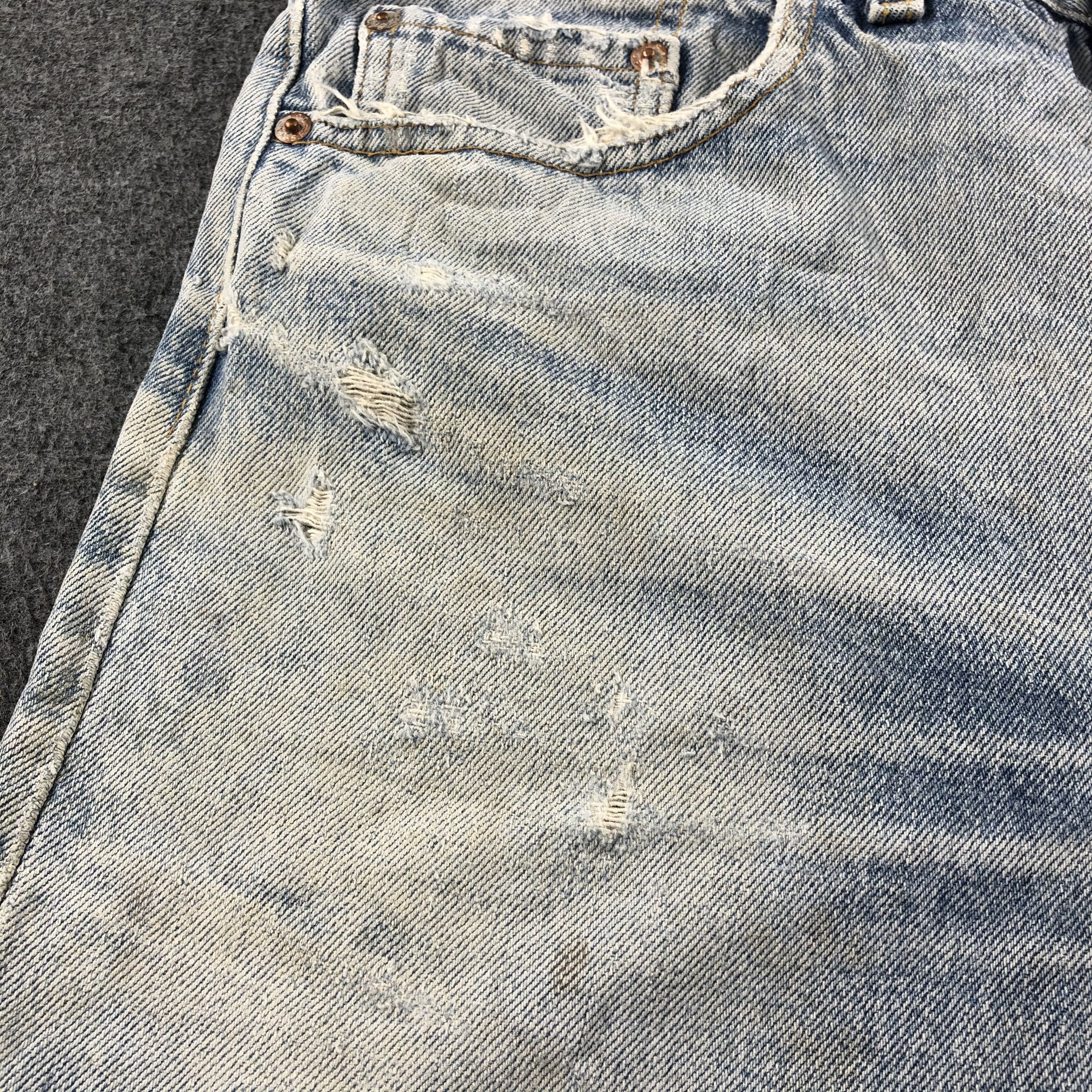 Levi's Vintage 90s Light Wash Levis 501 Jeans-J2611 Size US 33 - 9 Thumbnail